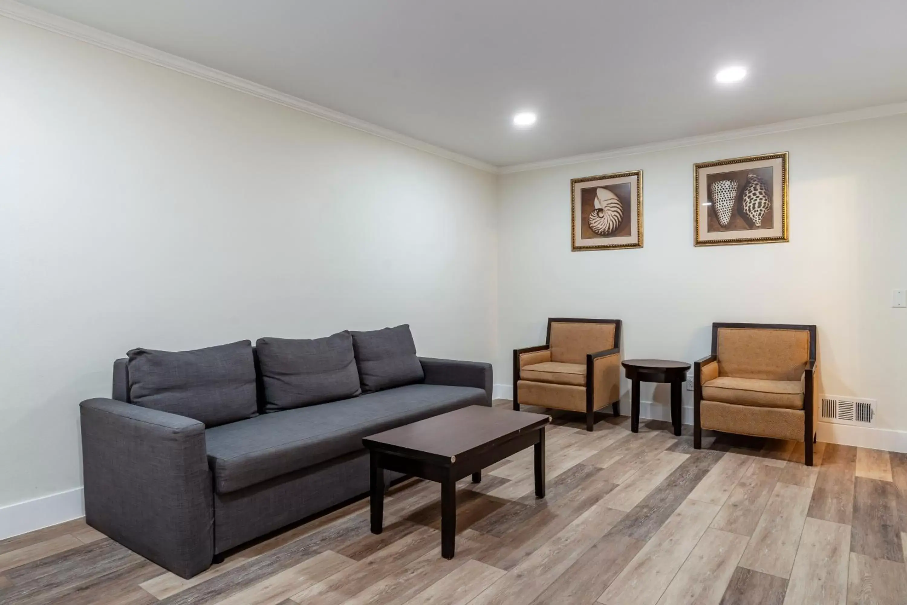 Seating Area in Best Western Carmel's Town House Lodge