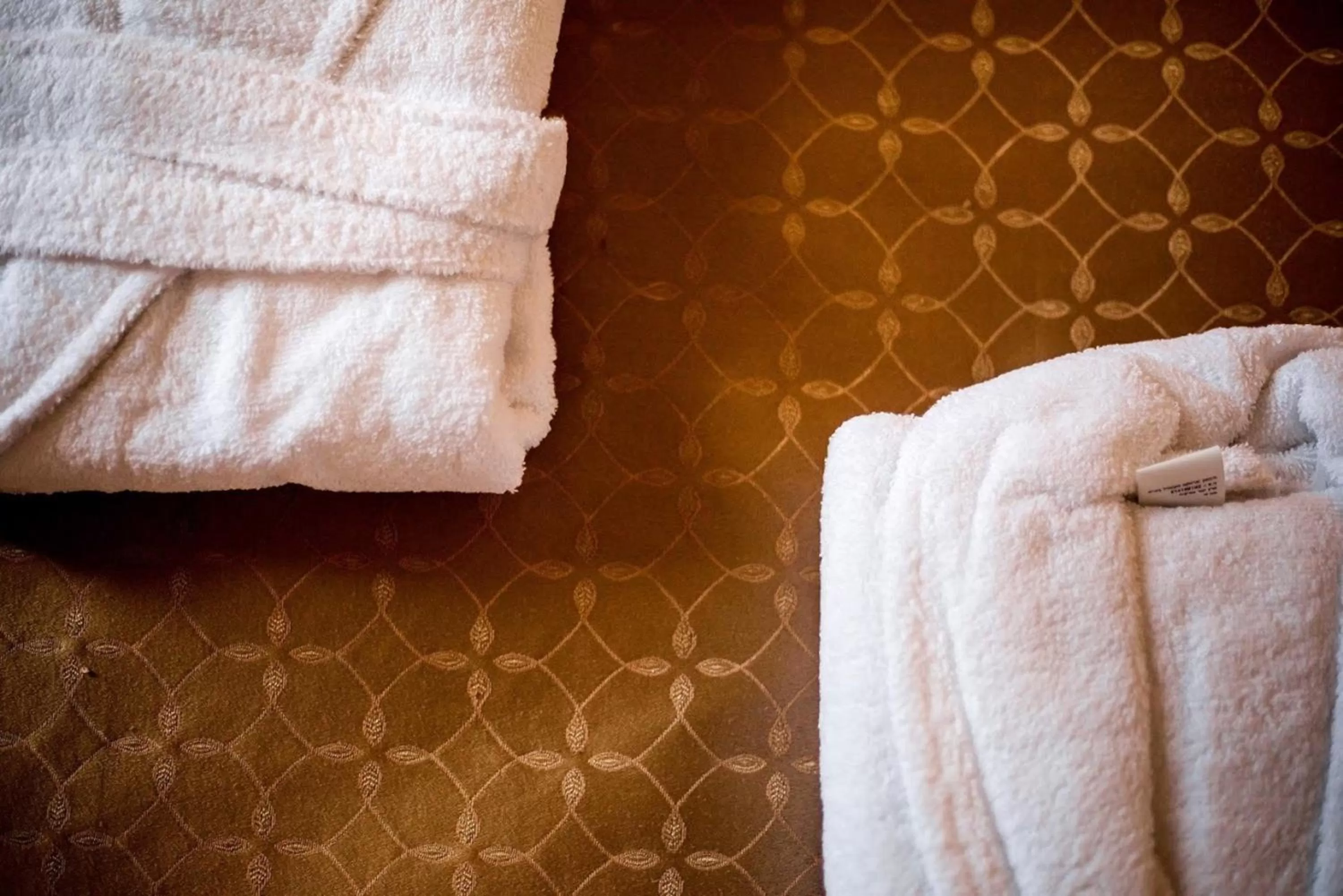 Bathroom, Bed in Satori Hotel