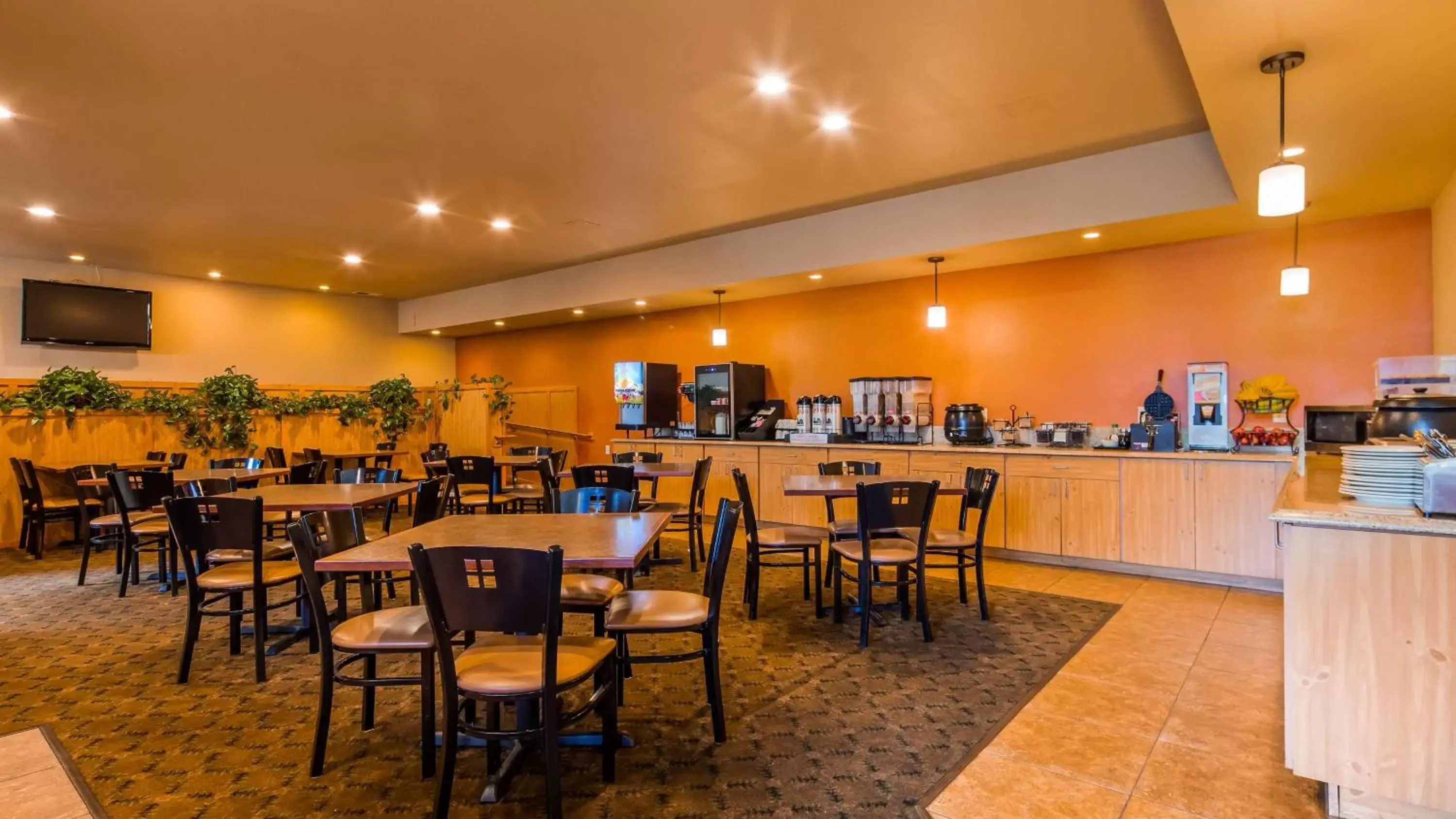 Restaurant/Places to Eat in BEST WESTERN PLUS Hartford Lodge