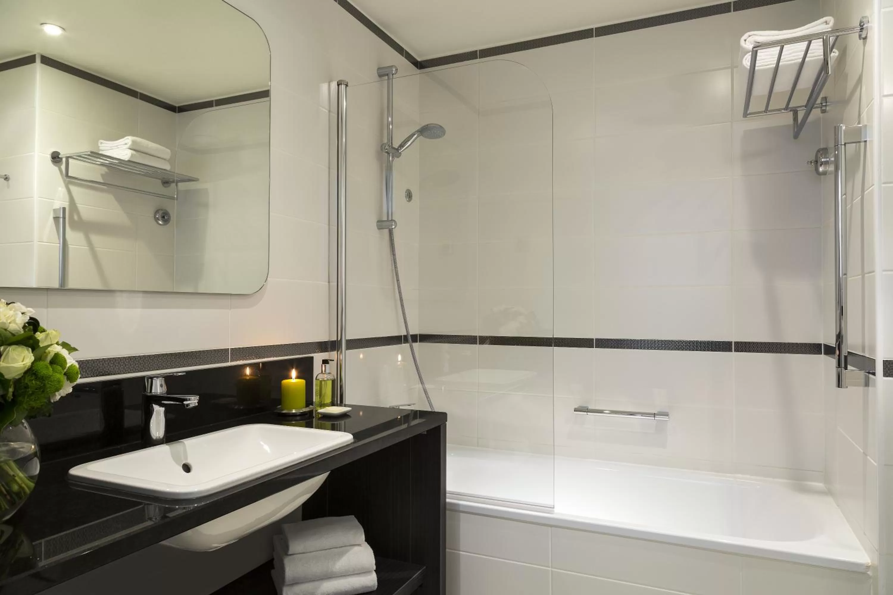 Bathroom in Citadines Tour Eiffel Paris