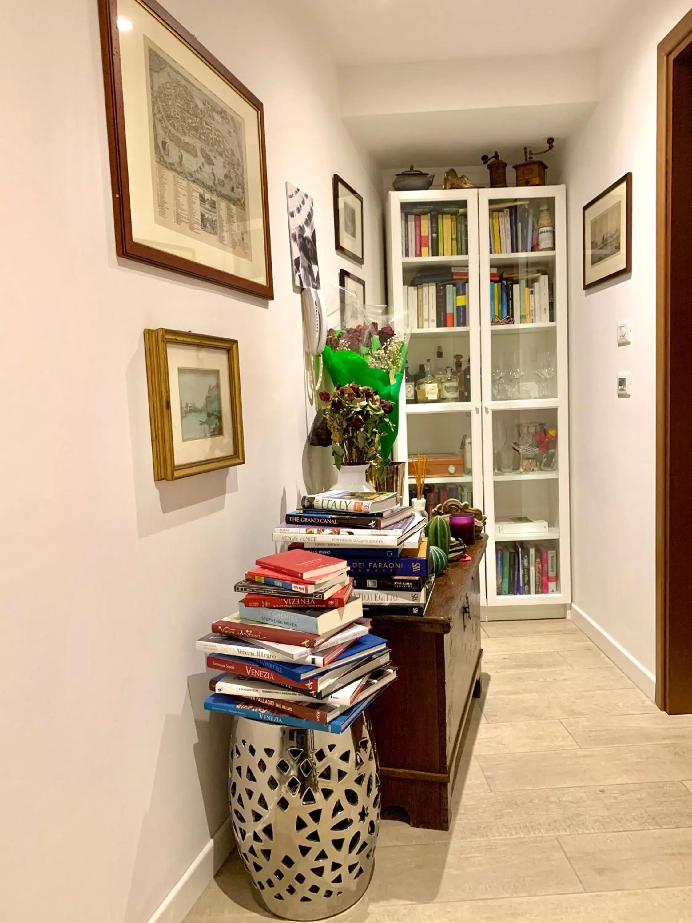 Library in B&B Fortuny