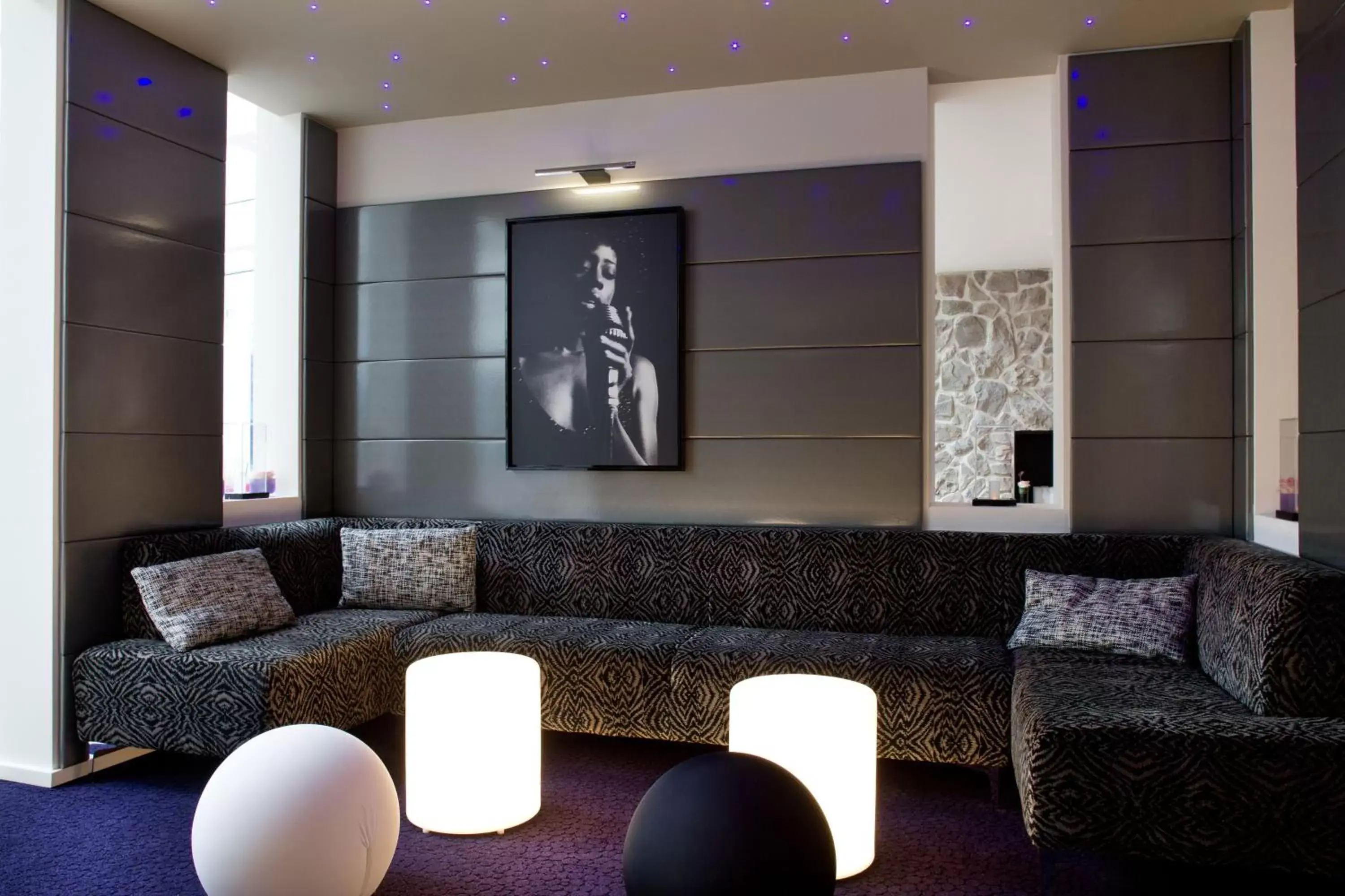 Lounge or bar, Lobby/Reception in N’vY Manotel