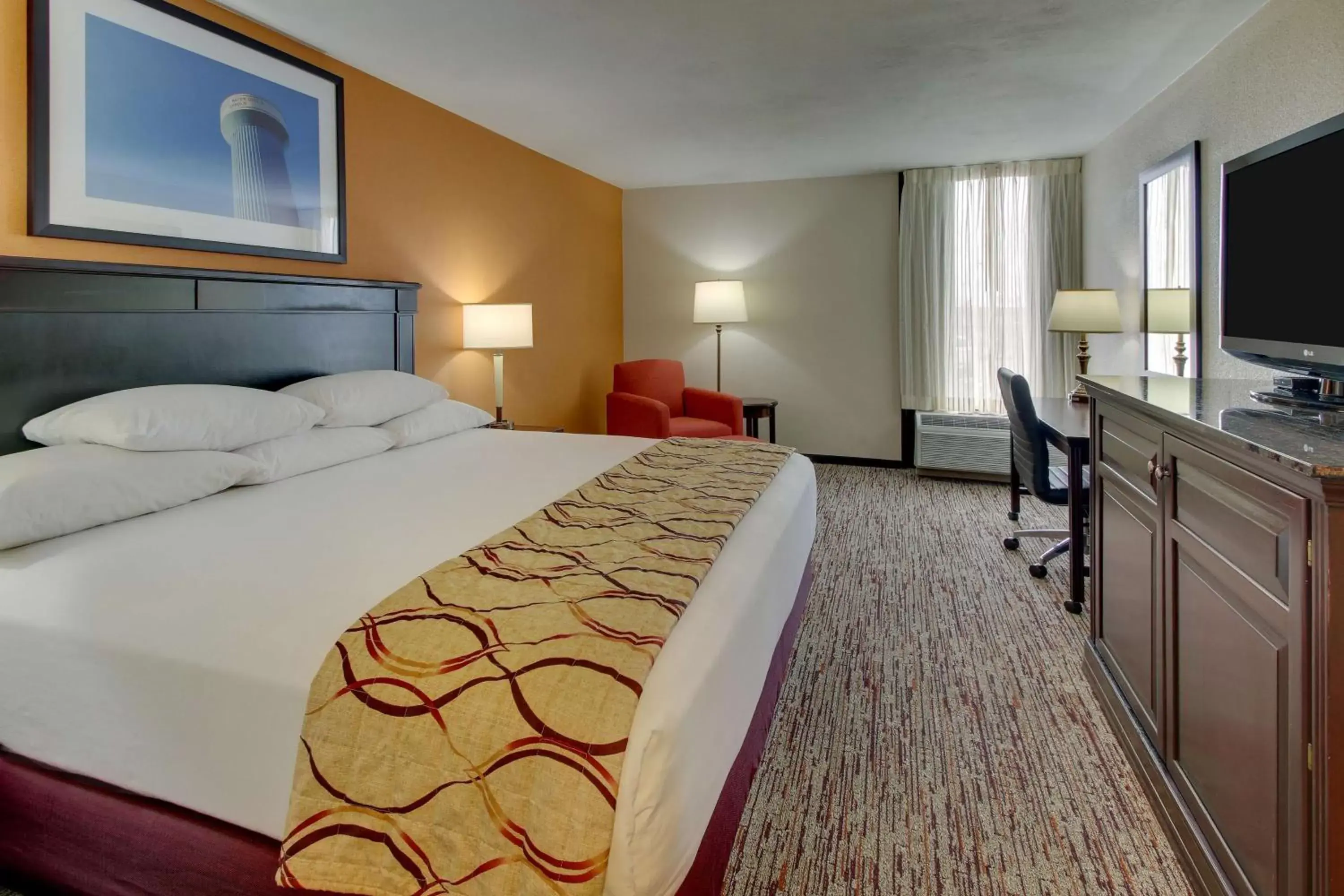 Deluxe King Room - Accessible, Roll-in Shower in Pear Tree Inn St. Louis - Arnold Deluxe King Room - Accessible, Roll-in Shower in Pear Tree Inn St. Louis - Arnold