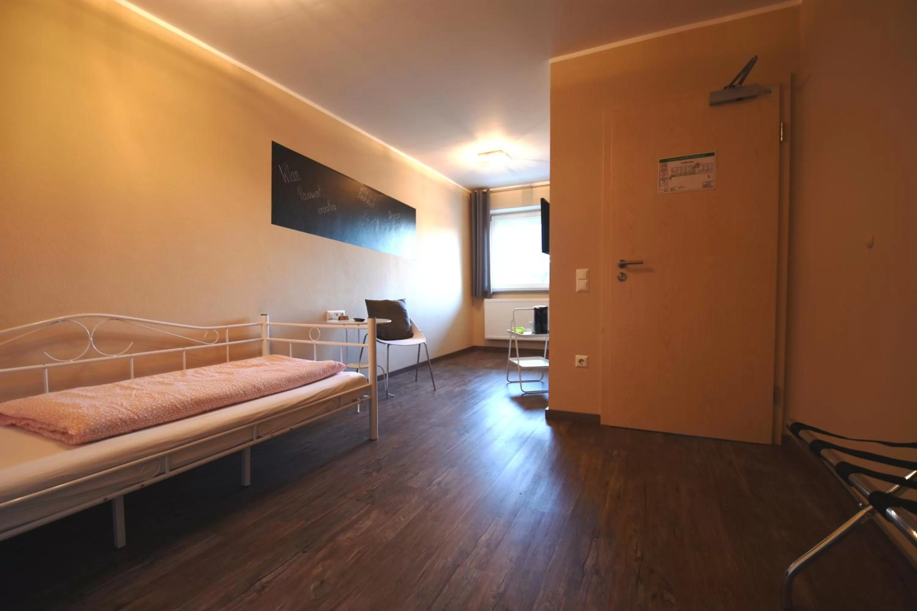 Photo of the whole room, Bed in Motel Füssen im Allgäu