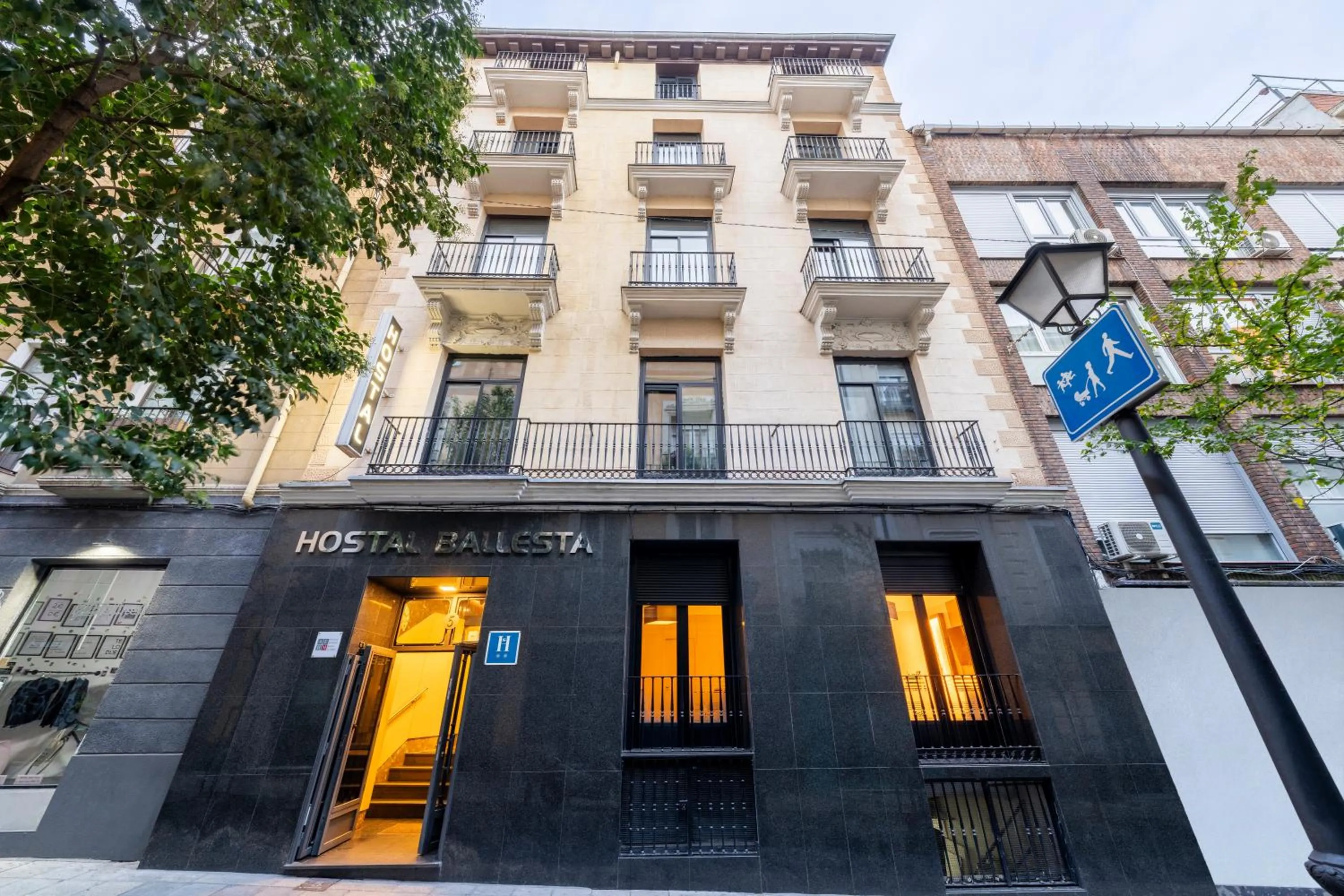 Property building in Hostal Ballesta