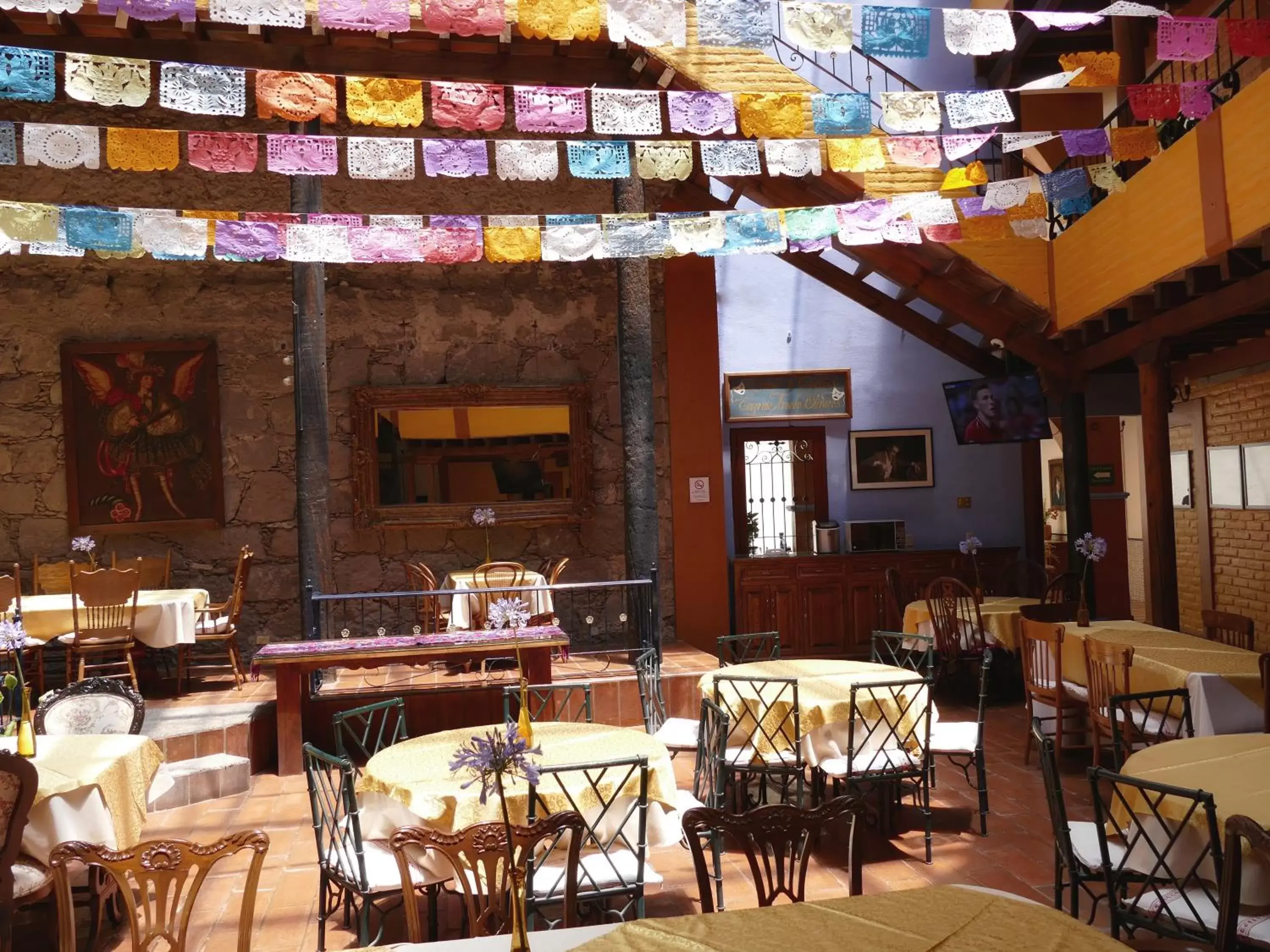 Restaurant/Places to Eat in El Meson de los Poetas