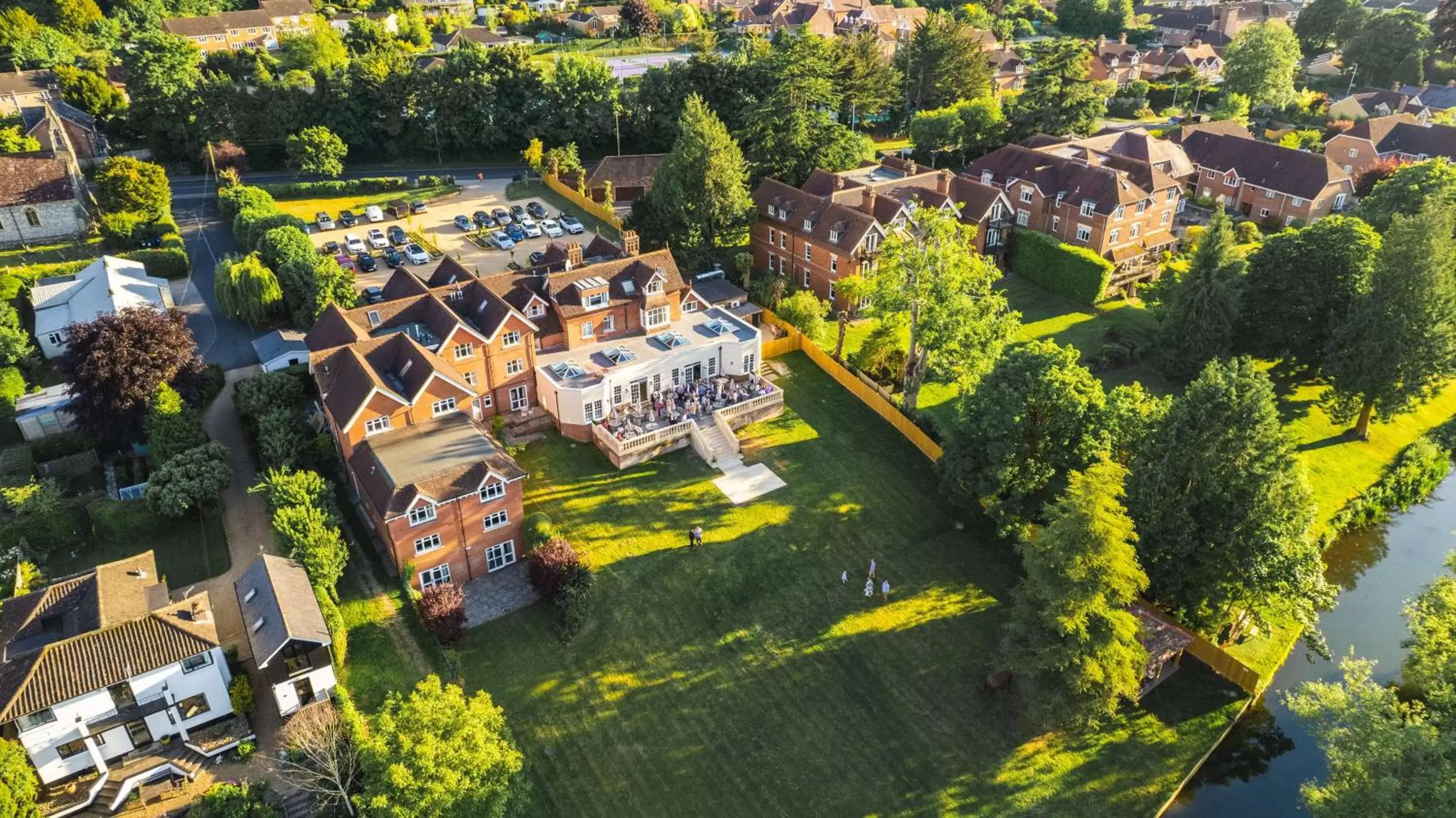 Property building, Bird's-eye View in The Riverside