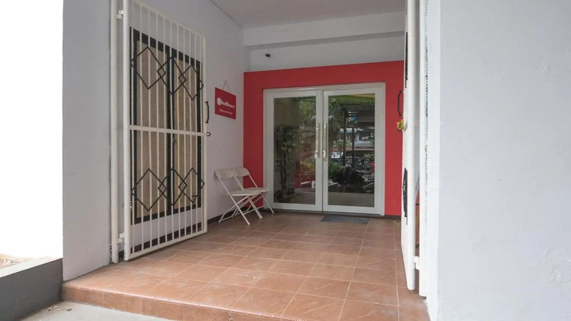 Property building in RedDoorz near ITC Mangga Dua