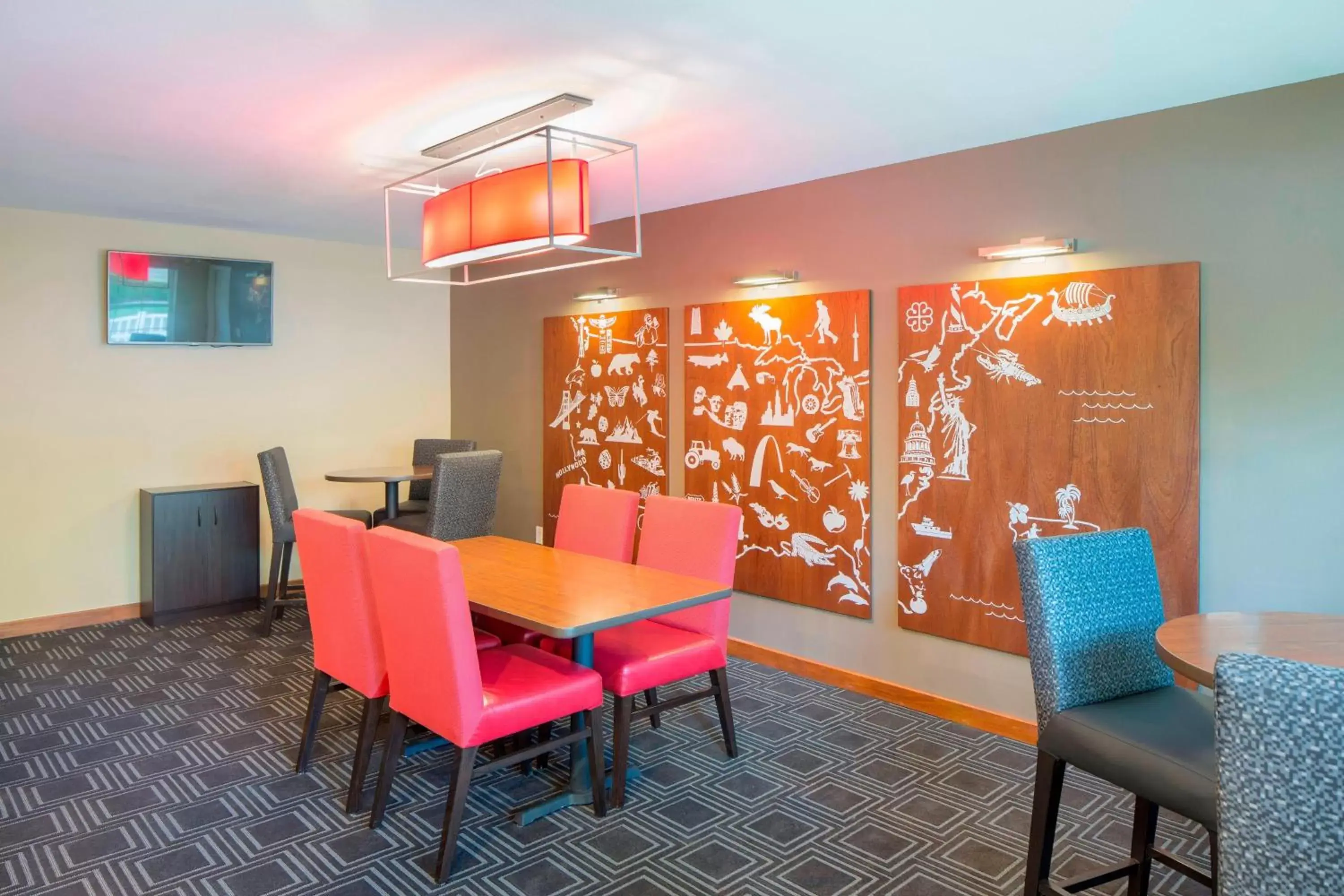 Lobby or reception, Dining Area in TownePlace Suites by Marriott Portland Hillsboro