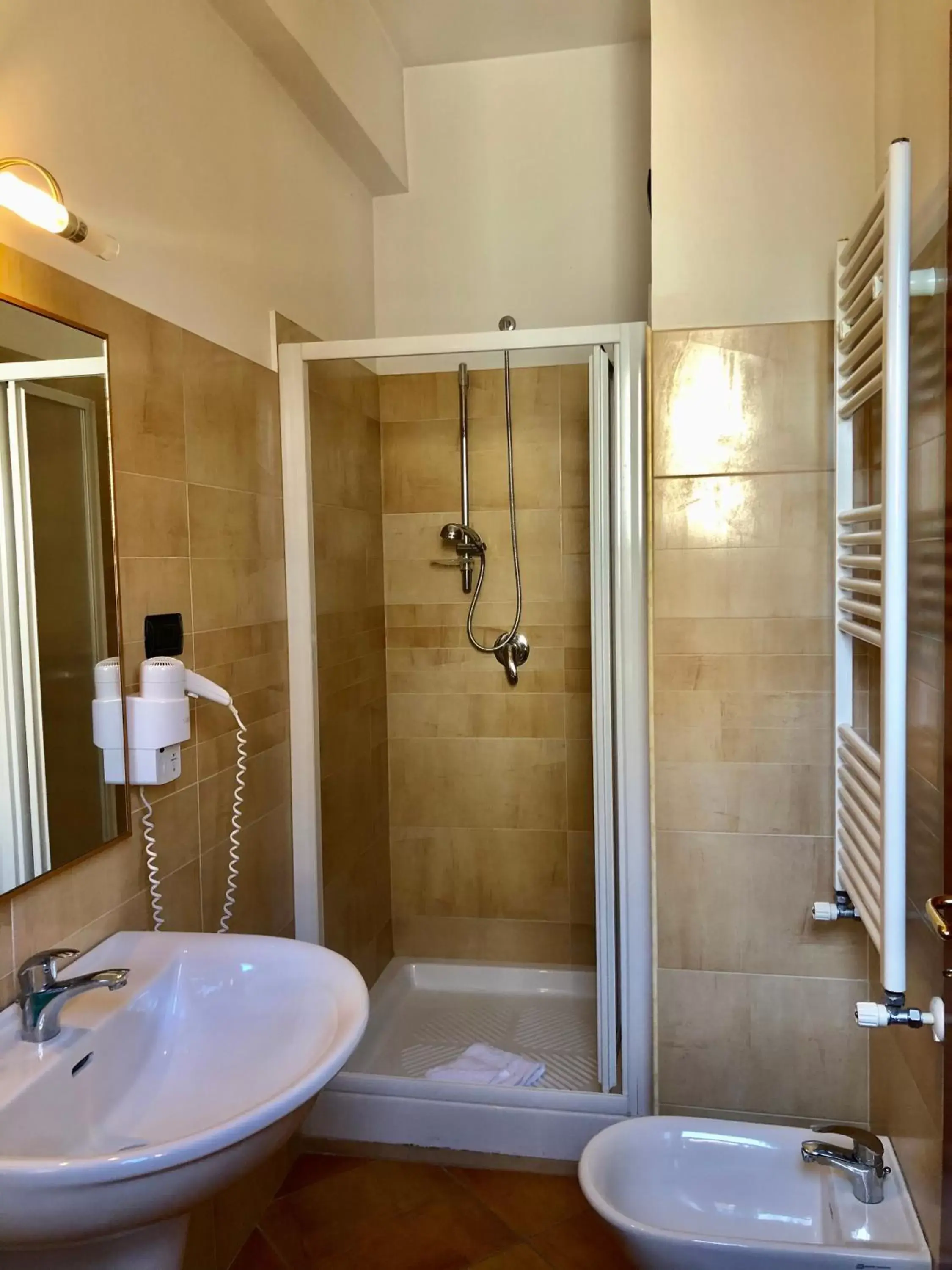 Shower, Bathroom in Albergo Mingone