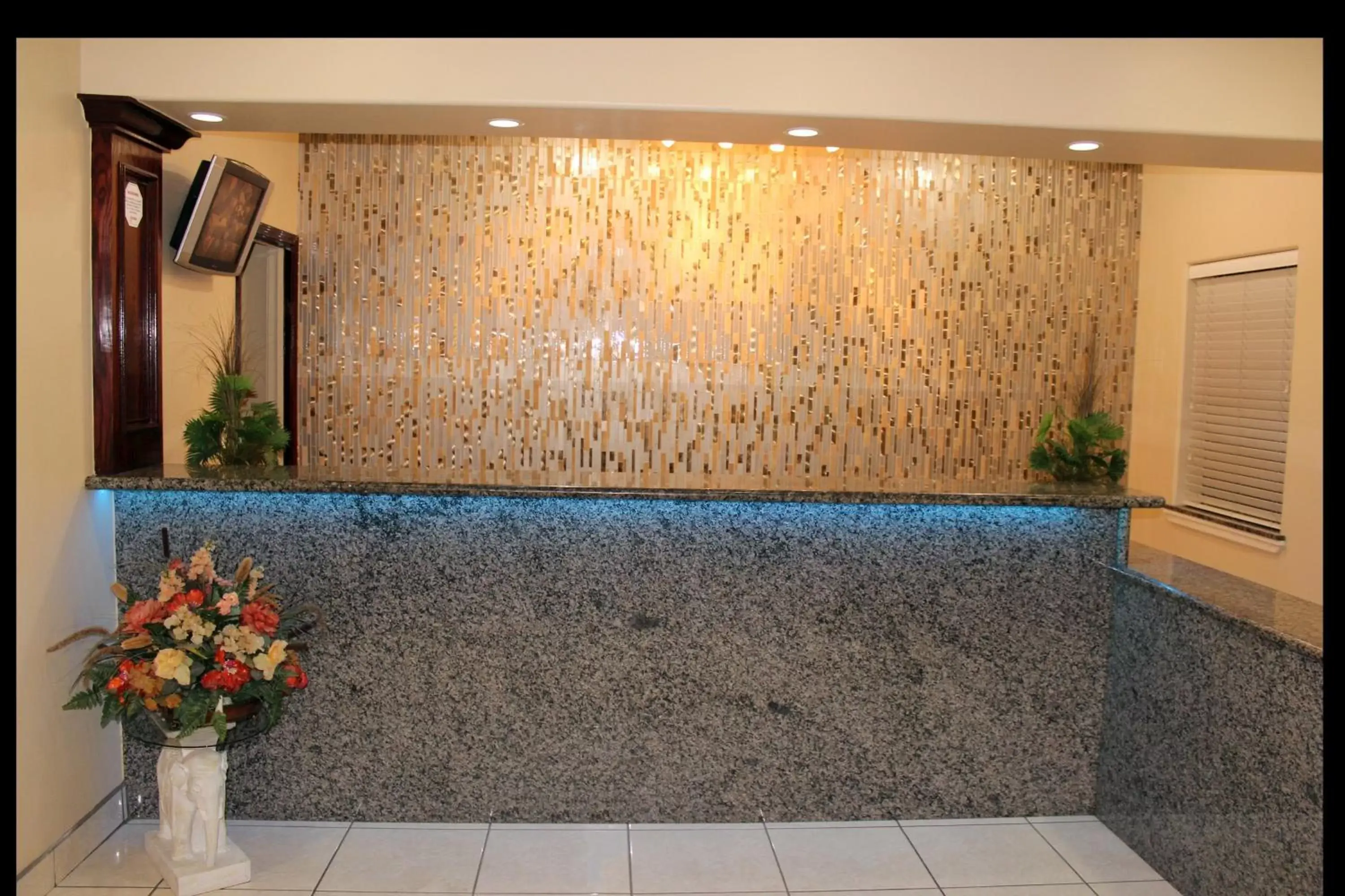 Lobby or reception in Texas Inn & Suites McAllen at La Plaza Mall and Airport