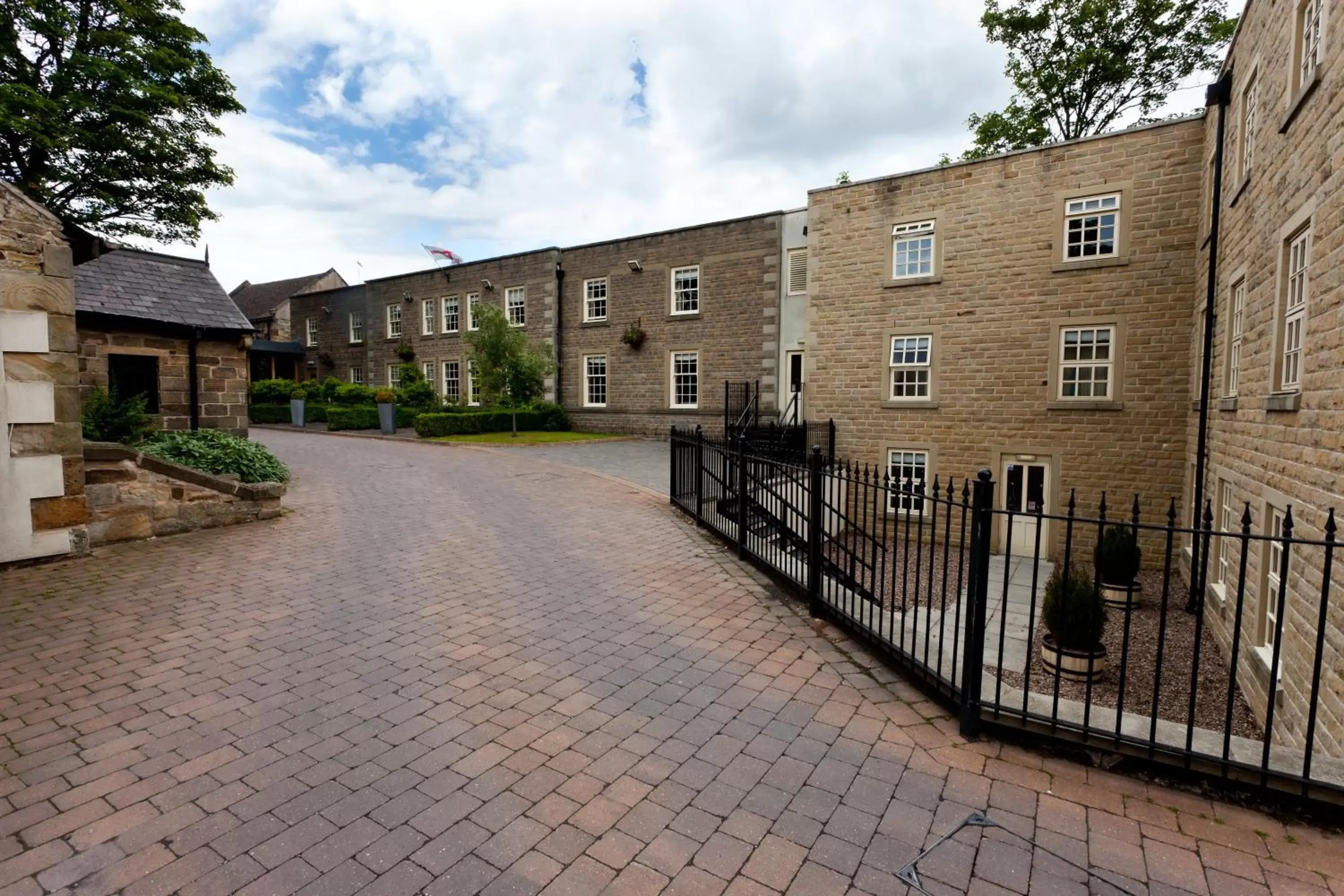 Facade/entrance in Best Western Plus Sheffield Mosborough Hall Hotel Facade/entrance in Best Western Plus Sheffield Mosborough Hall Hotel