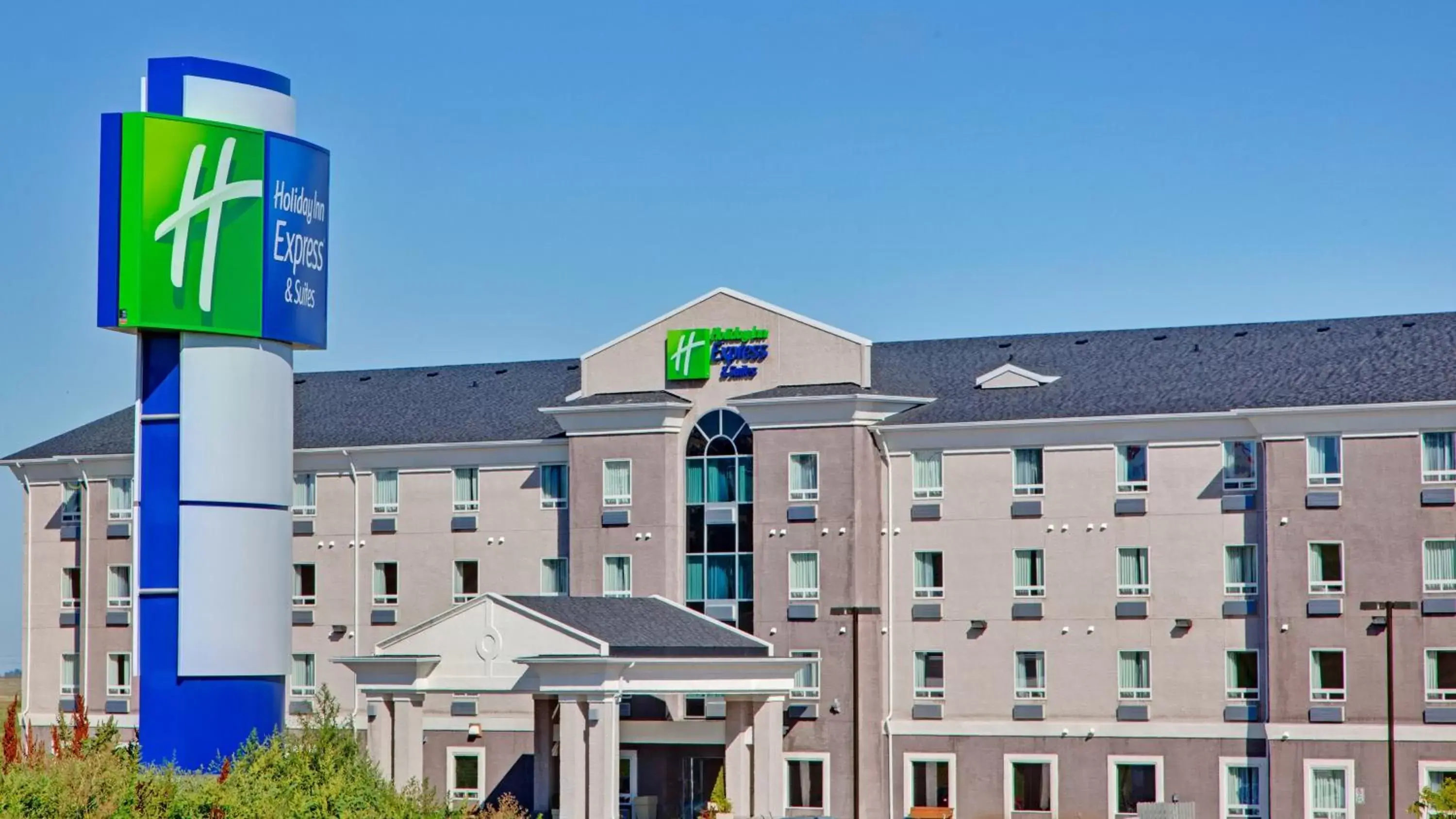 Property Building in Holiday Inn Express Hotel & Suites Swift Current, an IHG Hotel