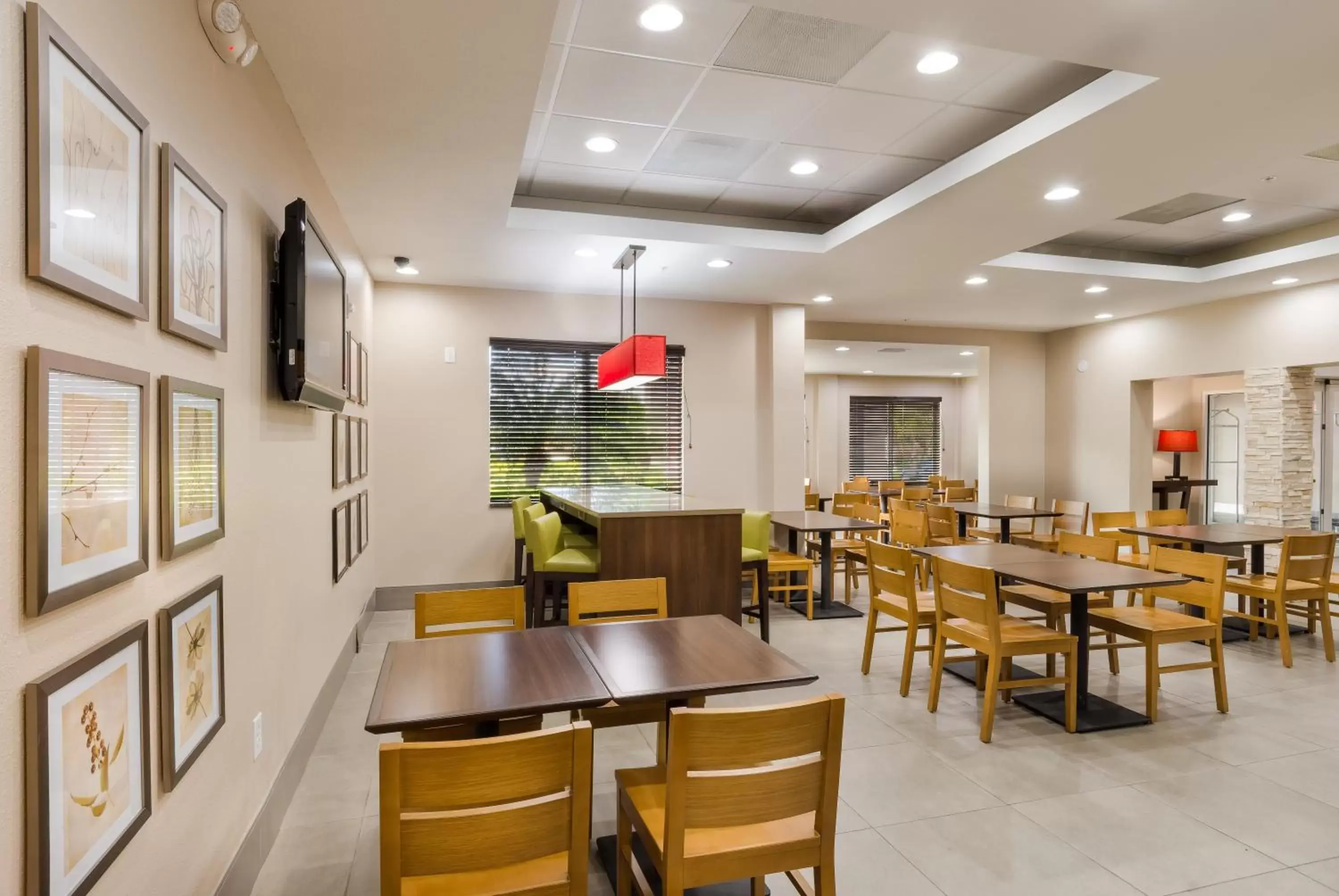 Restaurant/Places to Eat in Country Inn & Suites by Radisson, St. Petersburg - Clearwater, FL