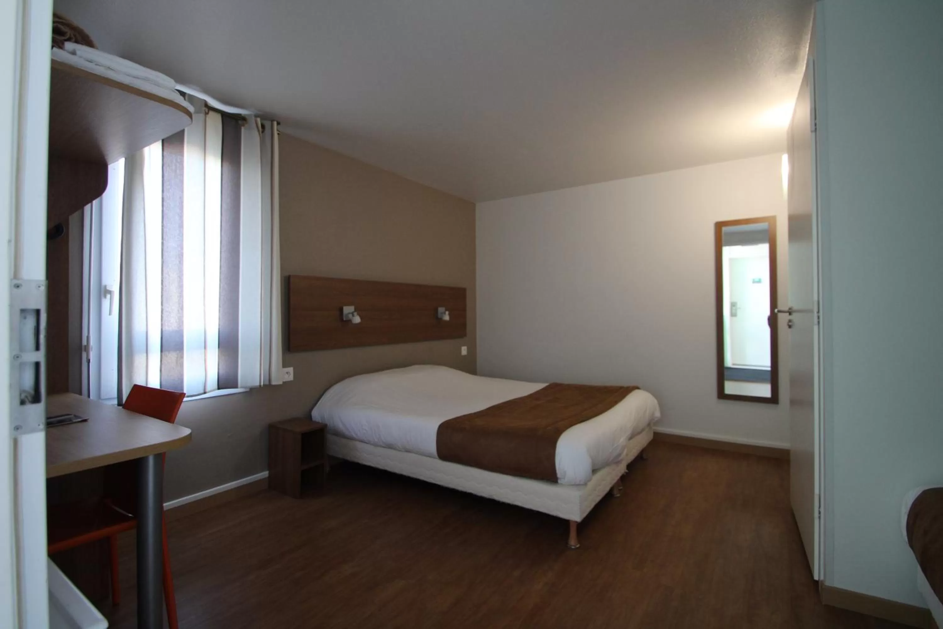 Photo of the whole room, Bed in Fasthotel Tours Sud