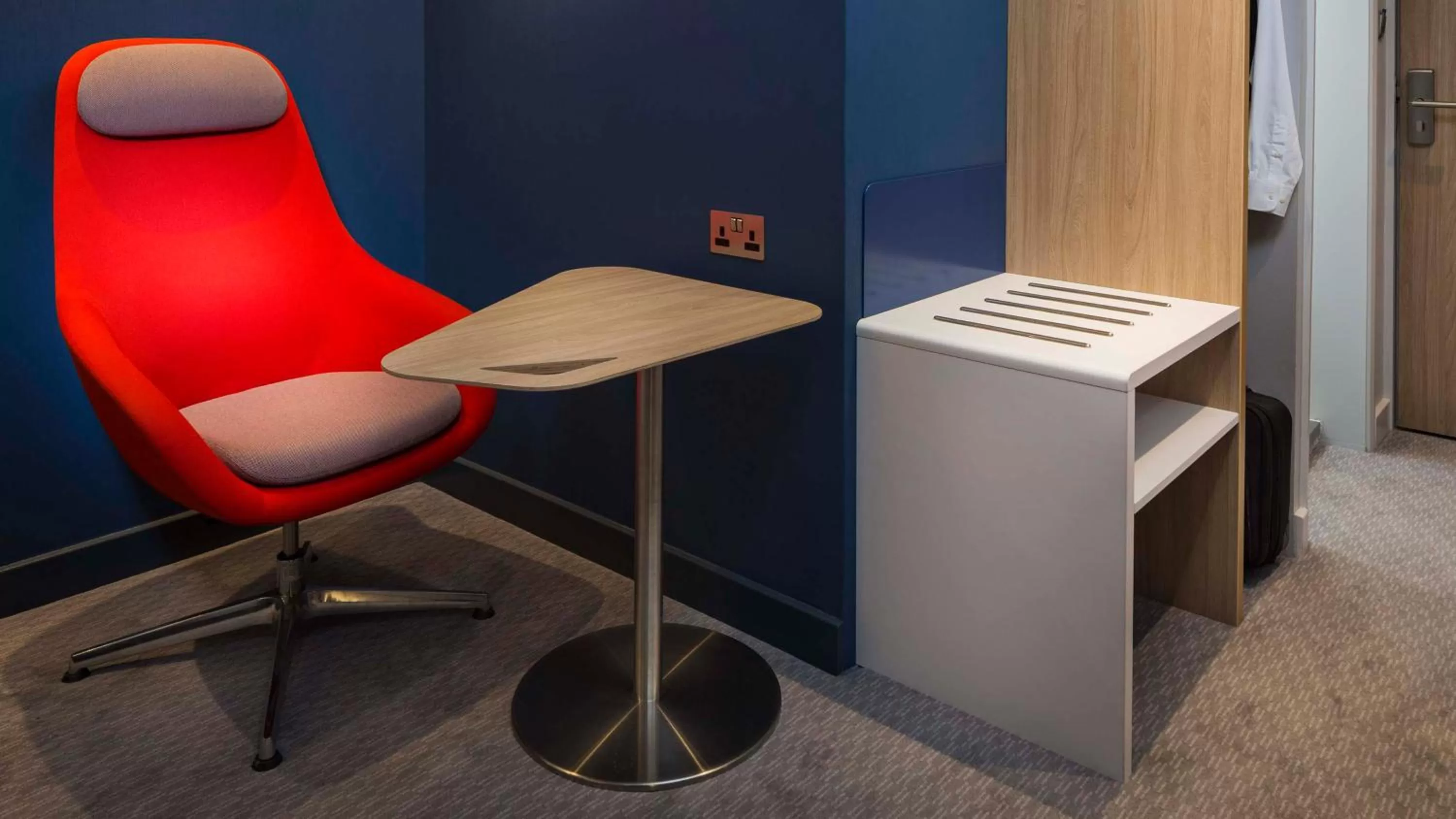 Seating area in Holiday Inn Express - Manchester - TRAFFORDCITY by IHG