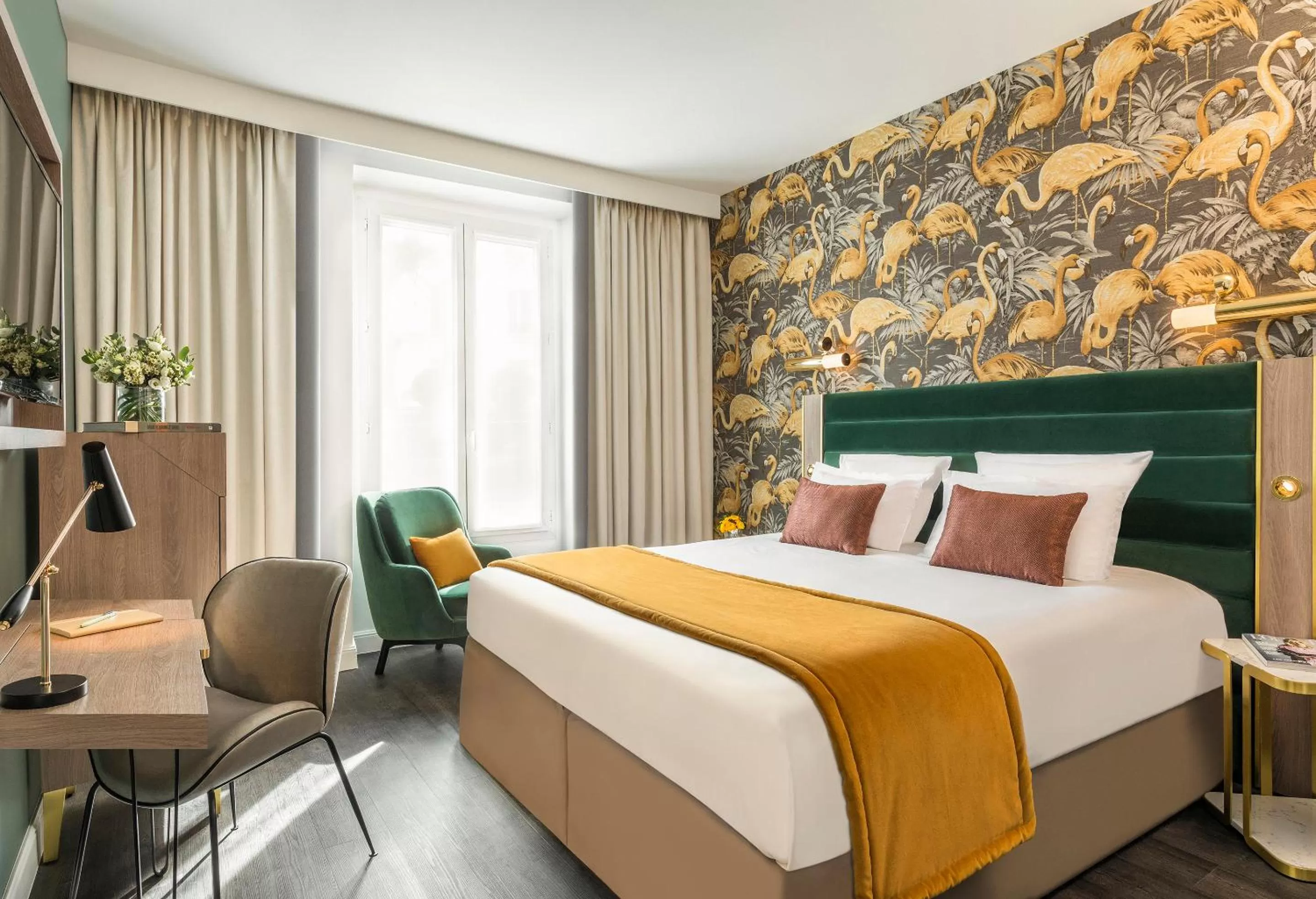 Bed in Hotel Opéra Opal