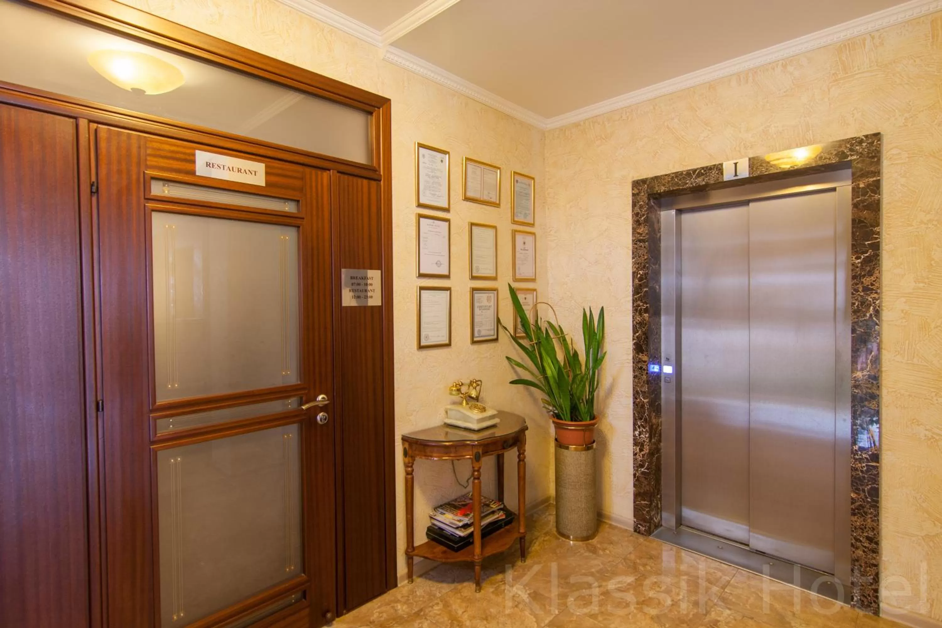 Restaurant/places to eat in Klassik Hotel