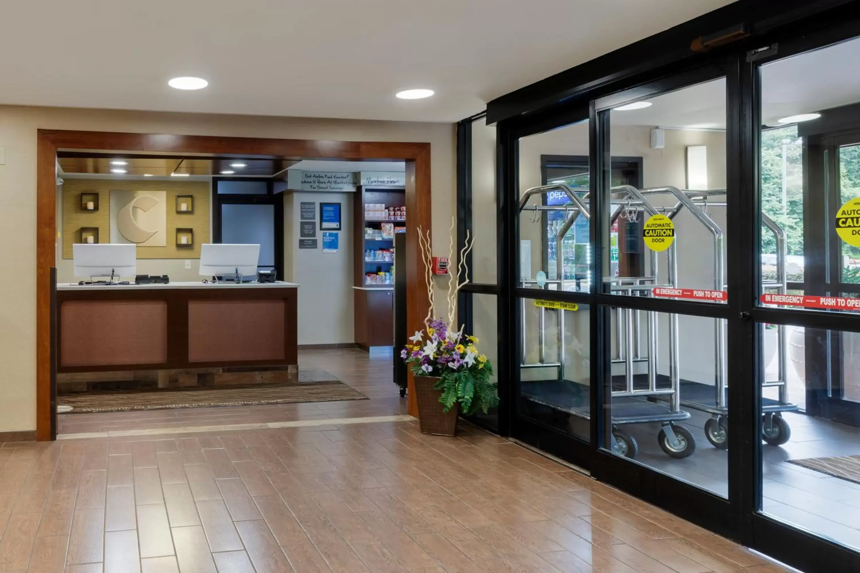 Facade/entrance, Lobby/Reception in Comfort Inn Charlotte Airport Uptown
