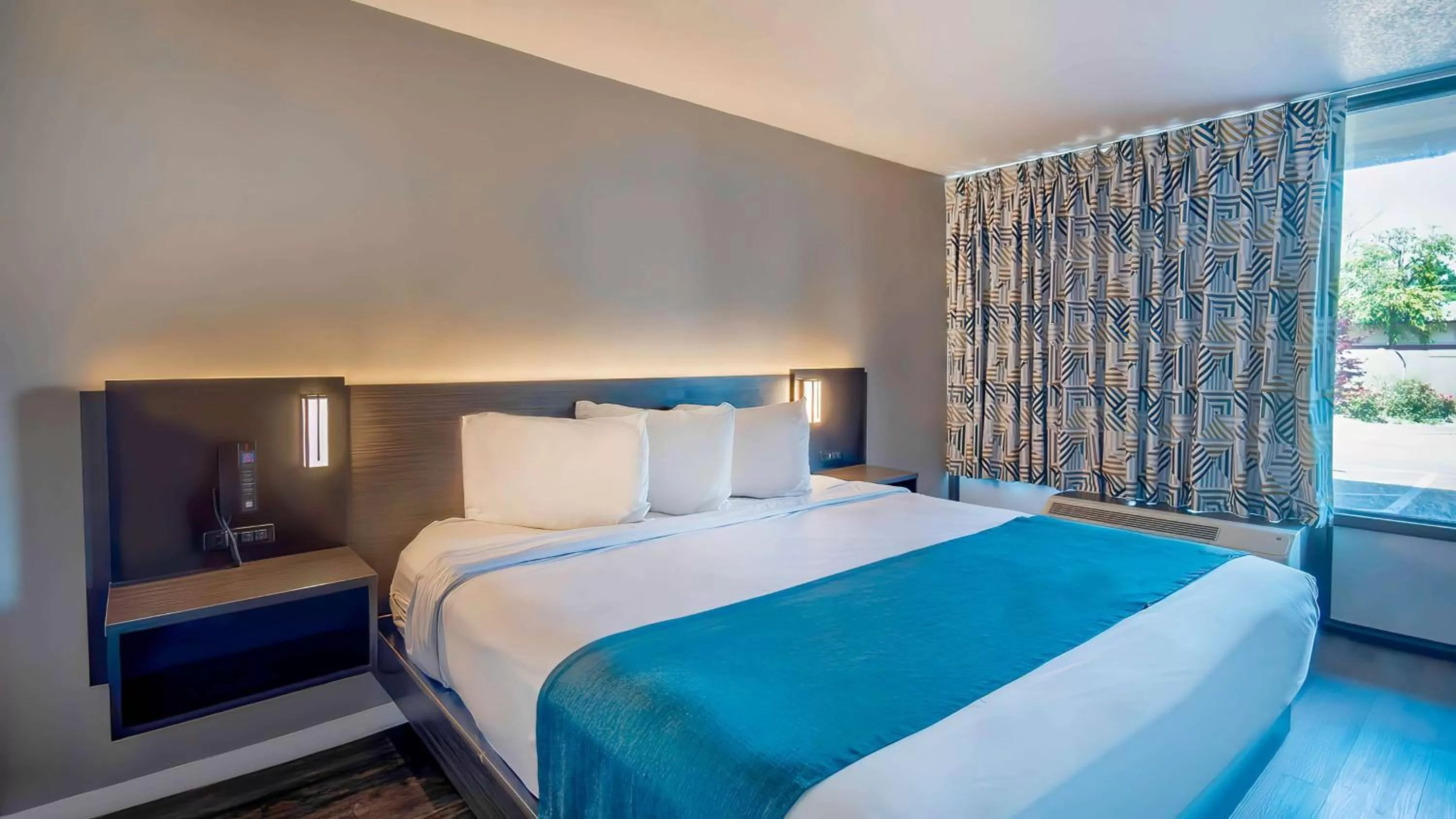 Bedroom, Bed in Motel 6 Louisville, Ky- Airport/ Fair Expo