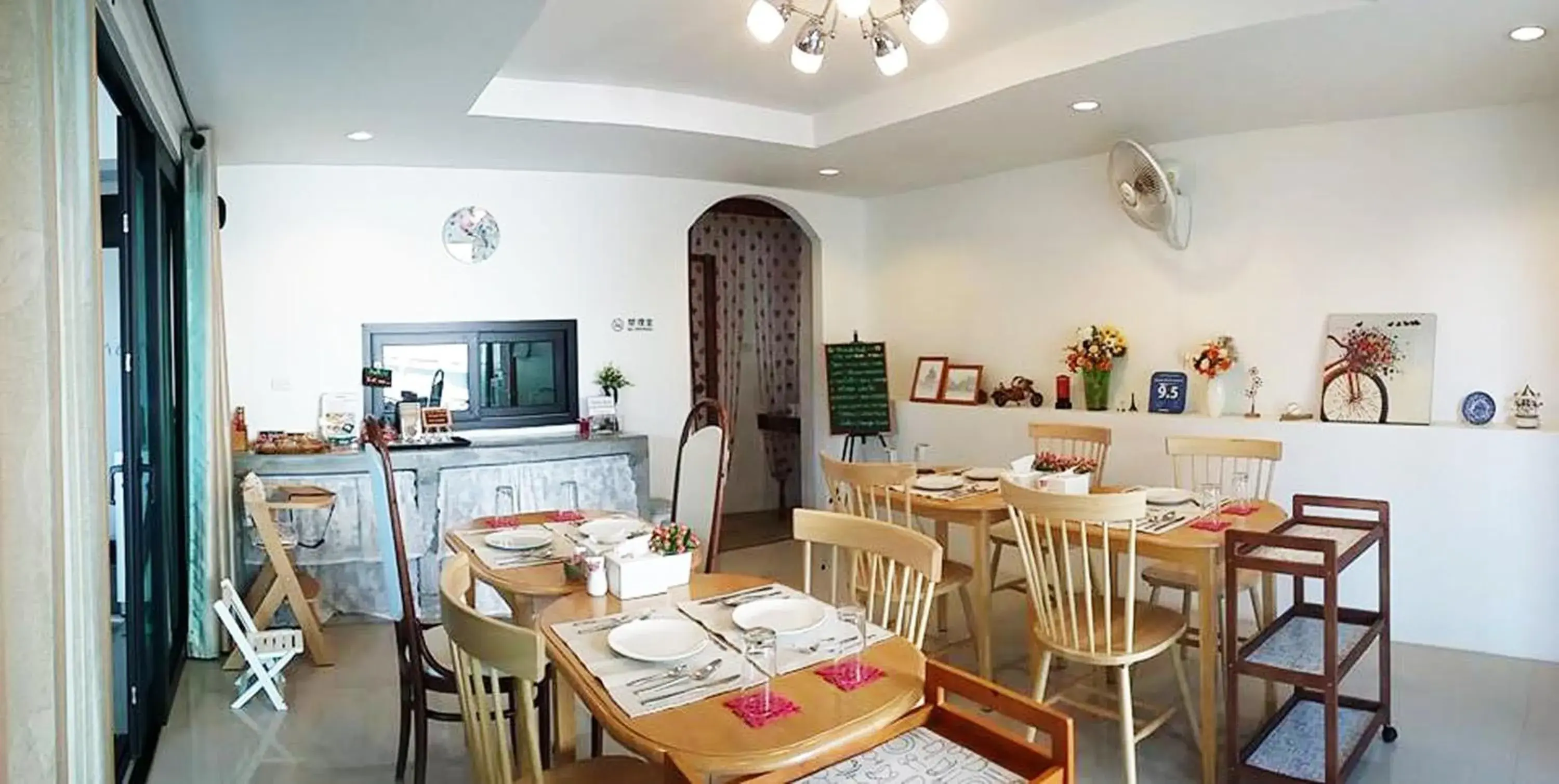 Restaurant/Places to Eat in Jamjuree Home
