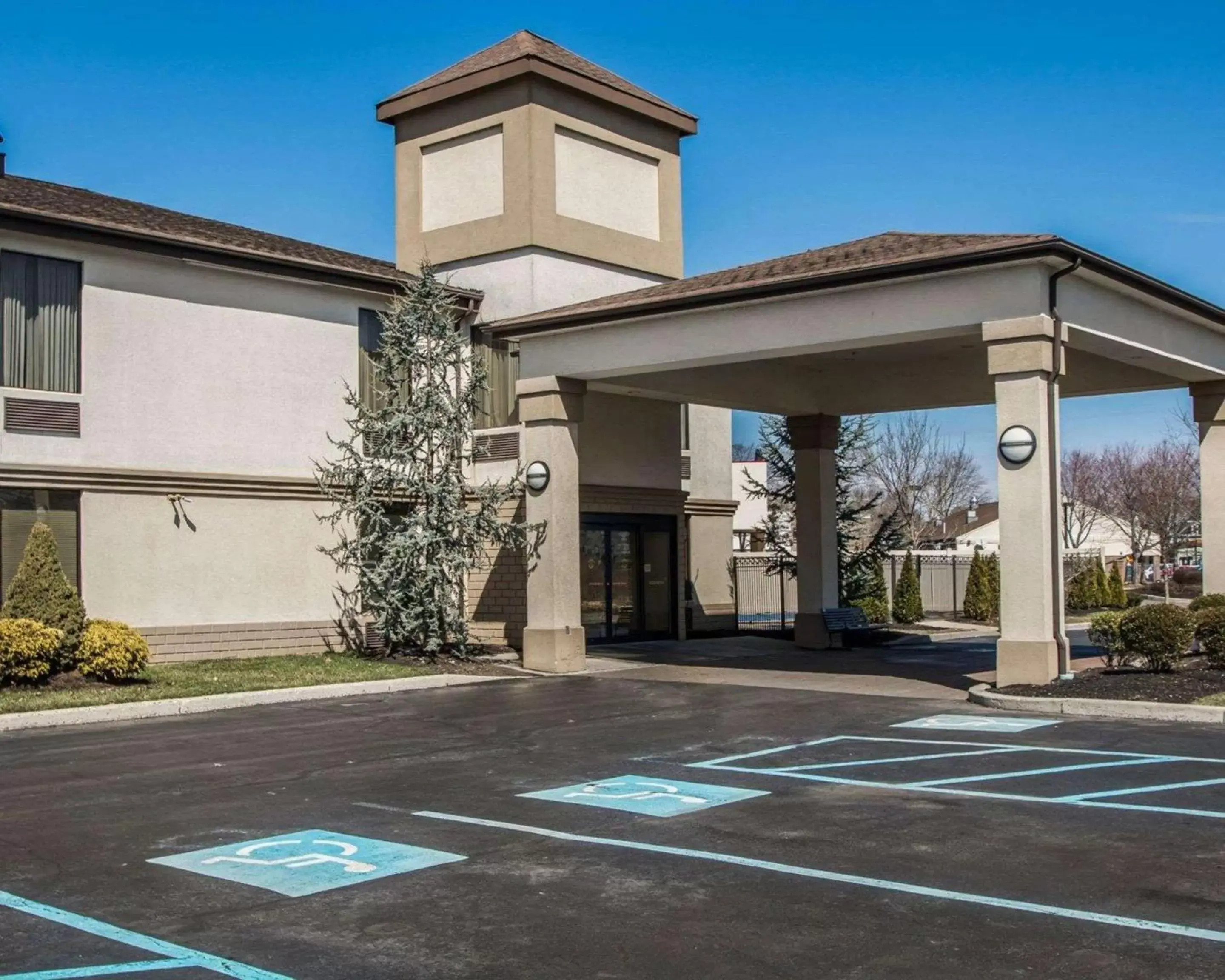 Property Building in Quality Inn & Suites NJ State Capital Area