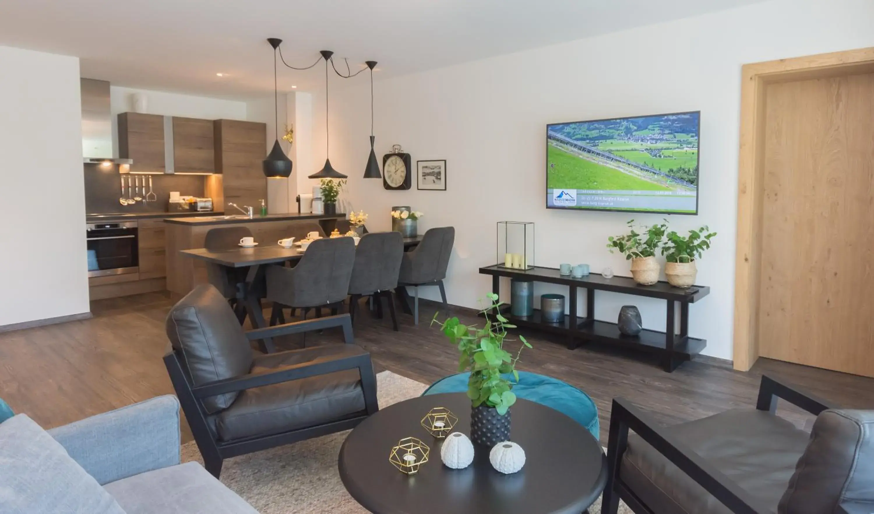 Living room, Dining Area in Schonblick