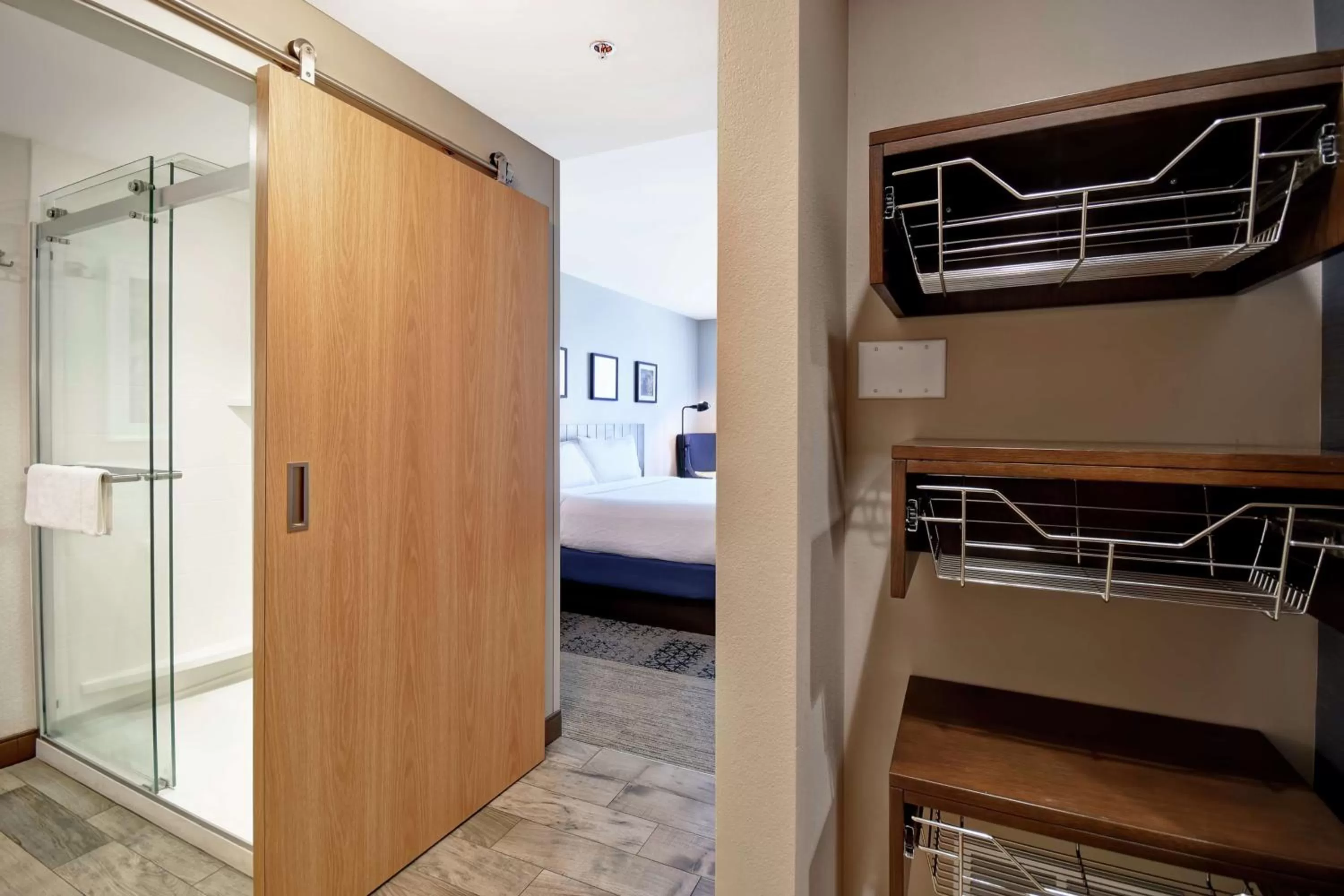 Photo of the whole room, Bed in Hilton Garden Inn Jackson