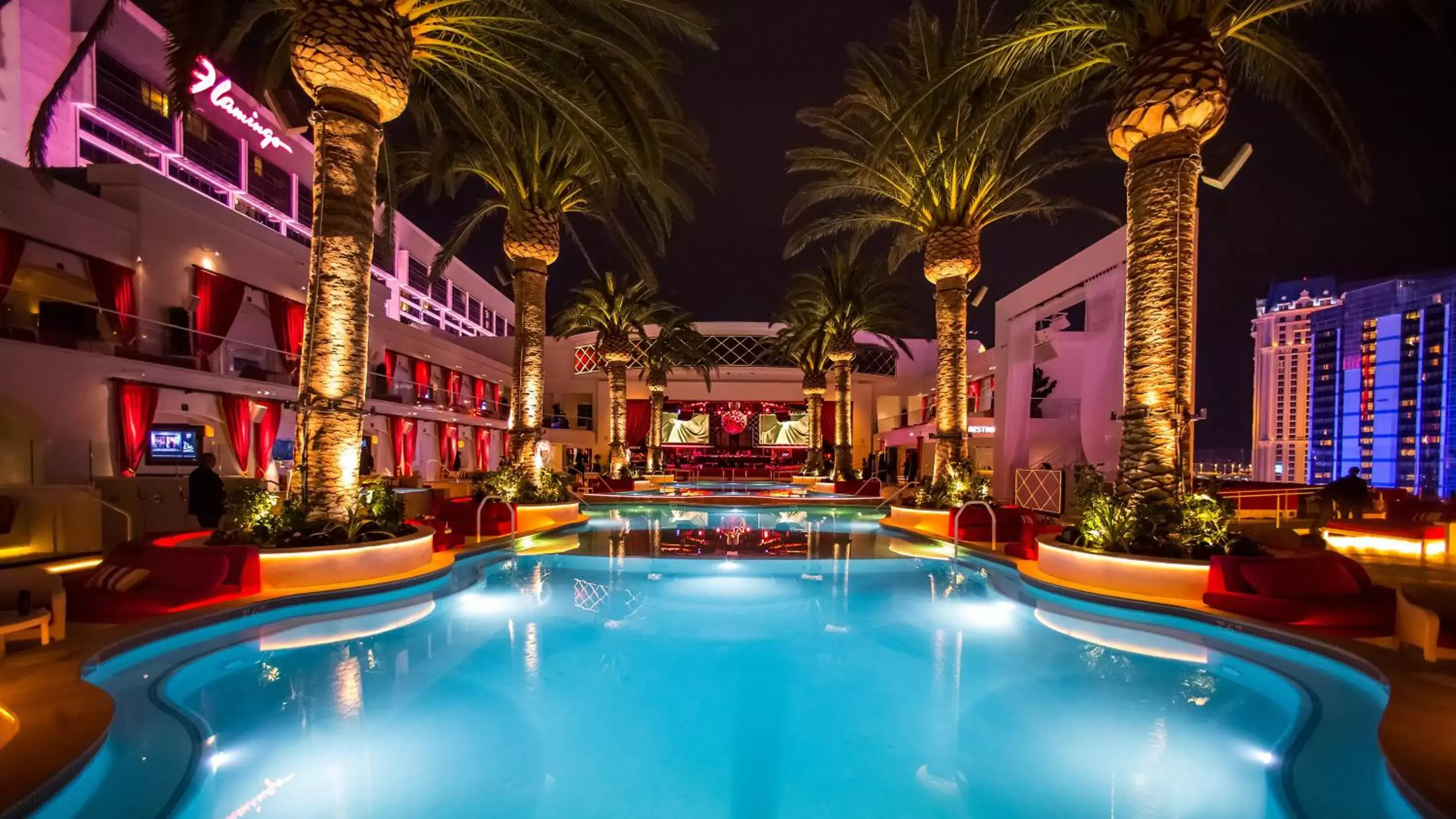 Nightclub / DJ, Swimming Pool in The Cromwell Hotel & Casino