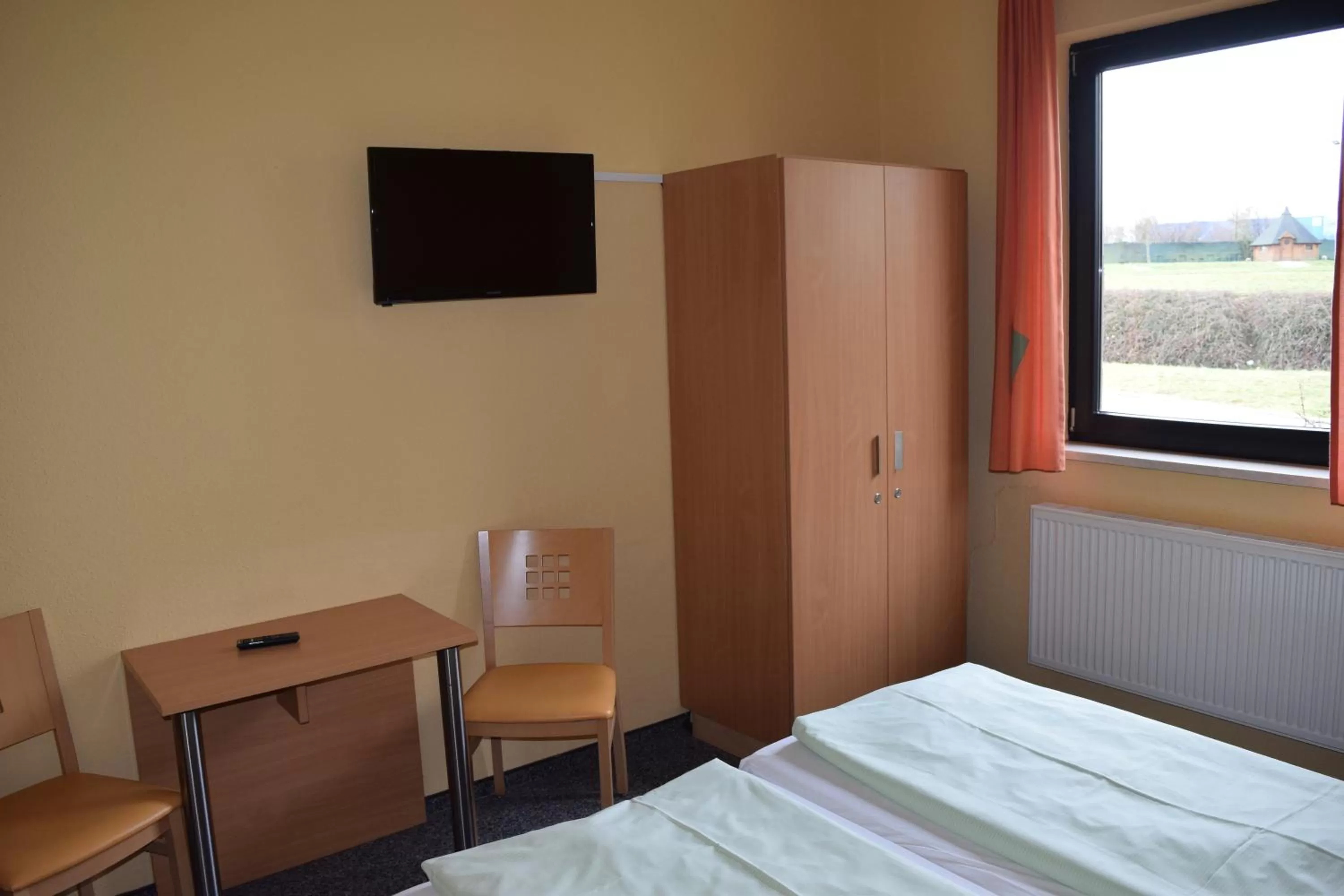 TV and multimedia, Bed in Euroville Jugend- und Sporthotel