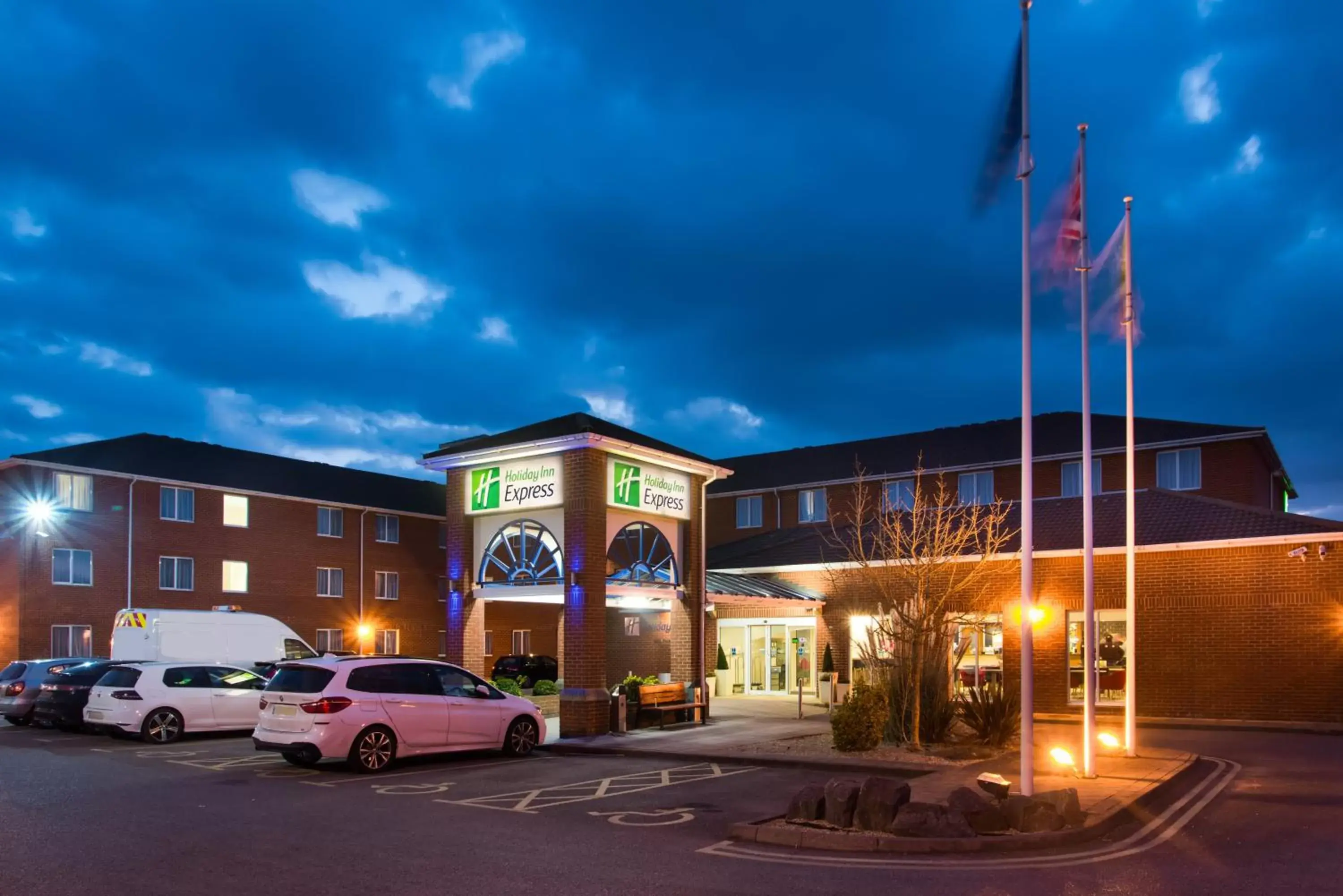 Property Building in Holiday Inn Express Southampton West, an IHG Hotel