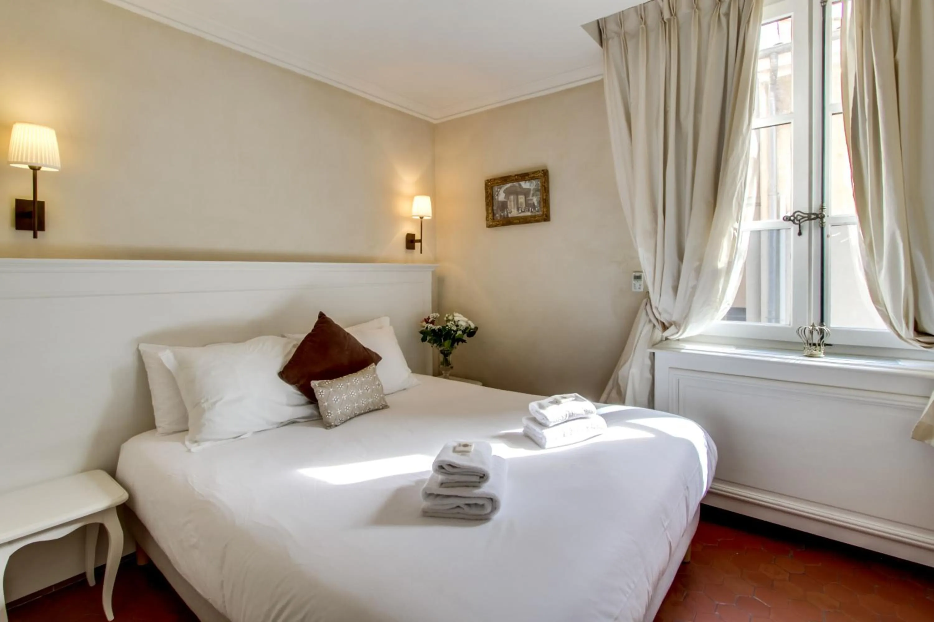 Bed in Les Quatre Dauphins