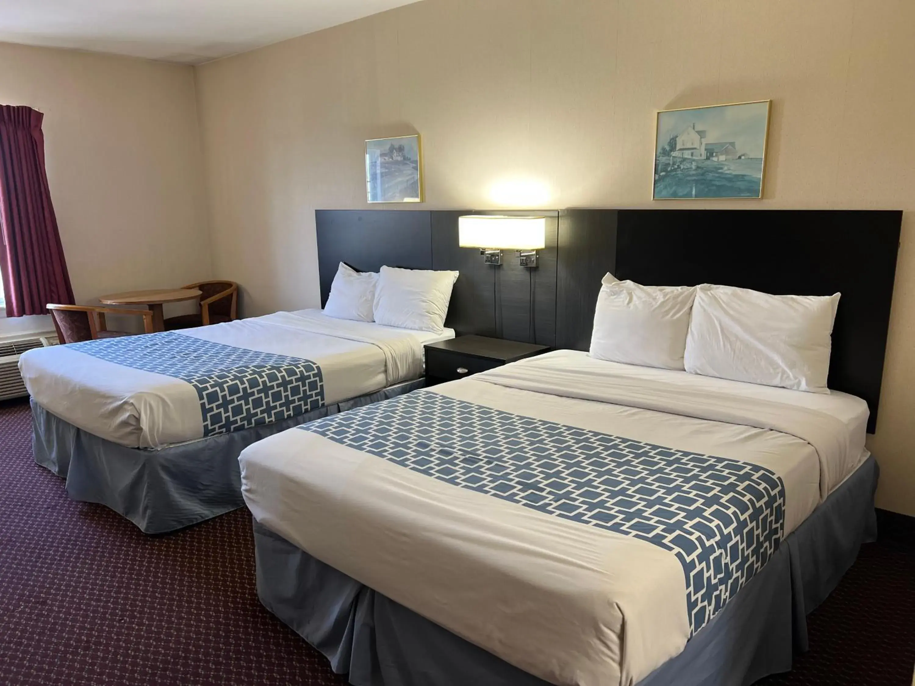 Bed in Olde Amish Inn Bed in Olde Amish Inn