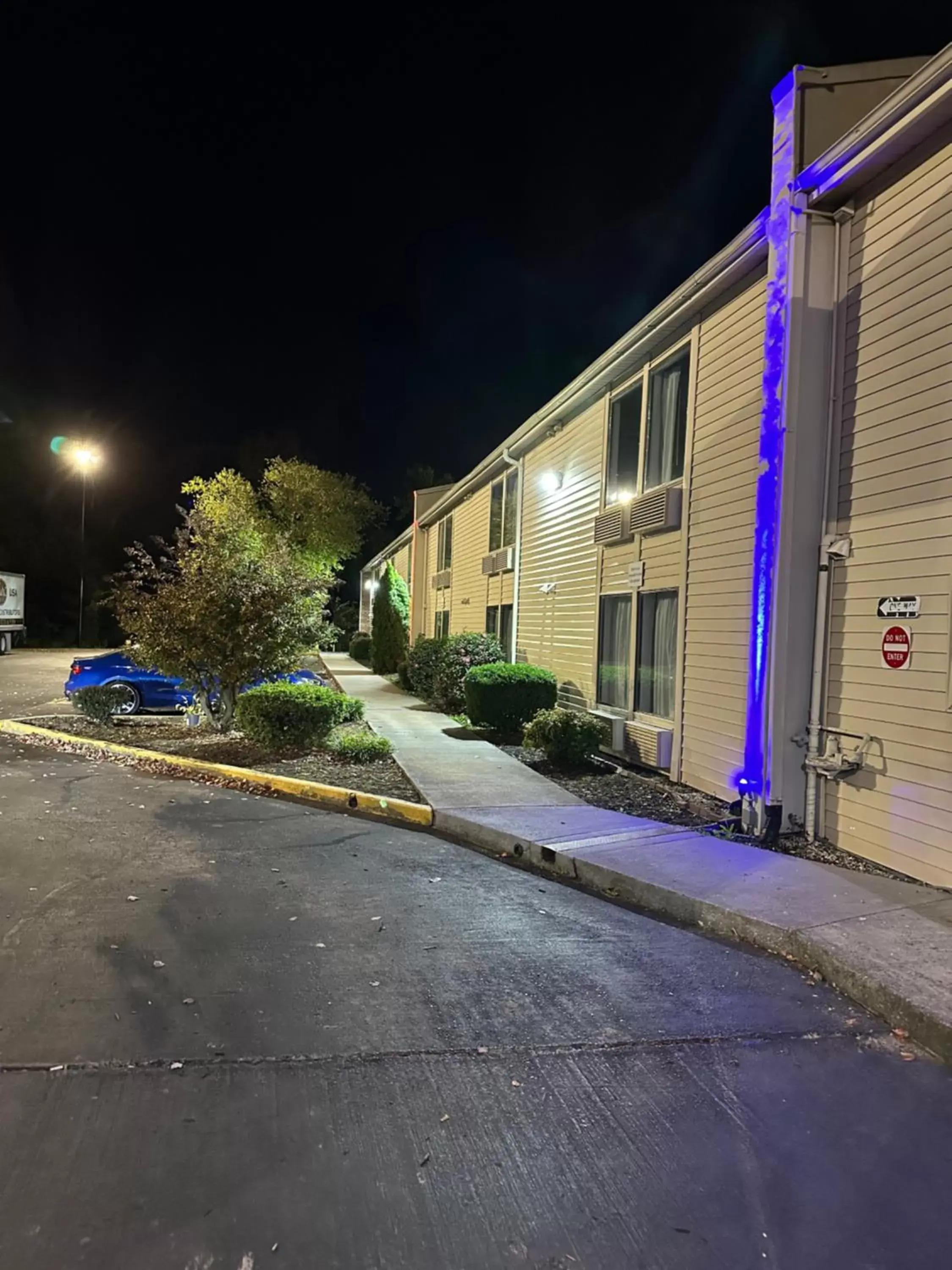 Property Building in Motel 6-Greensboro, NC - Airport