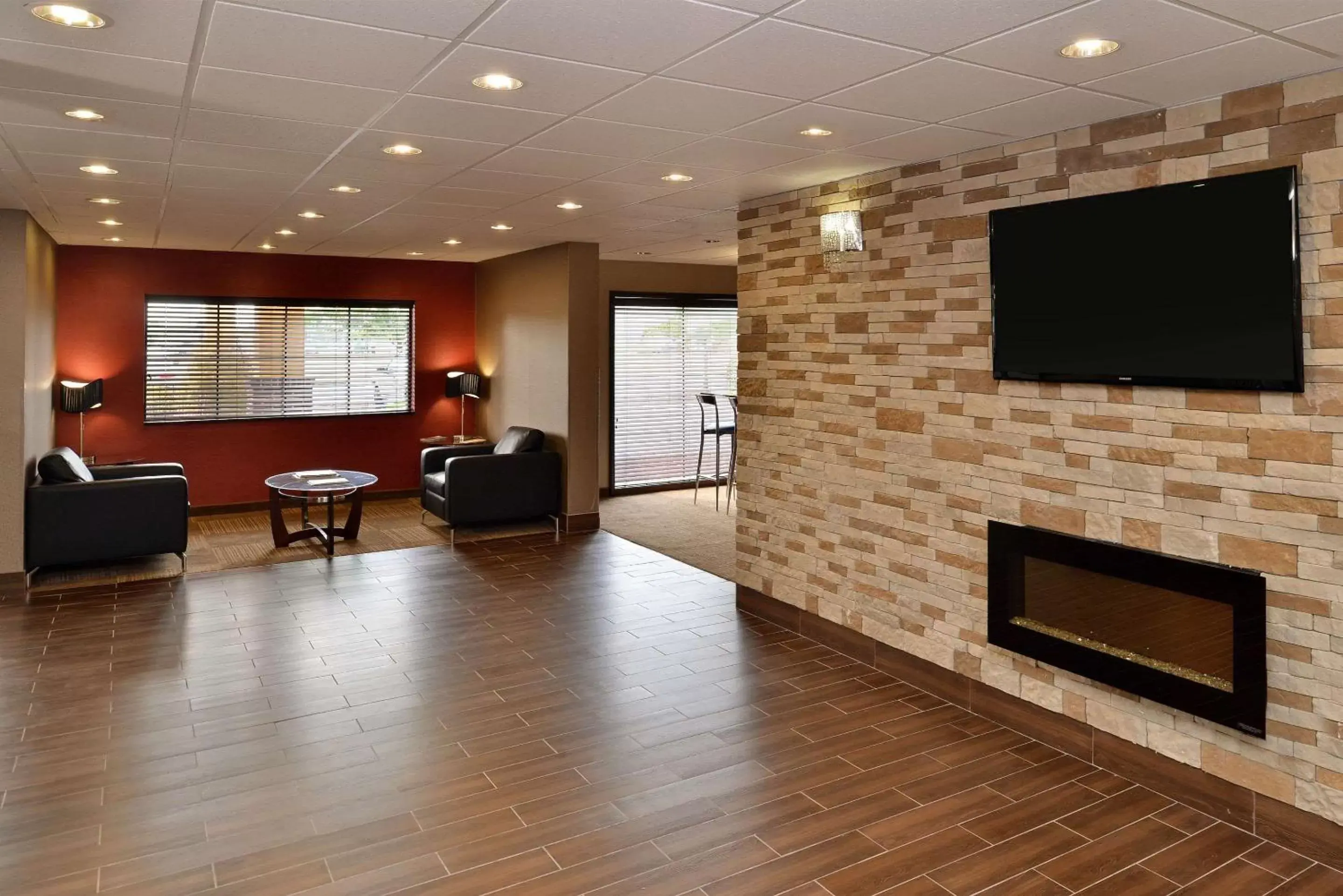 Lobby or reception, TV/Entertainment Center in Comfort Suites Columbus East