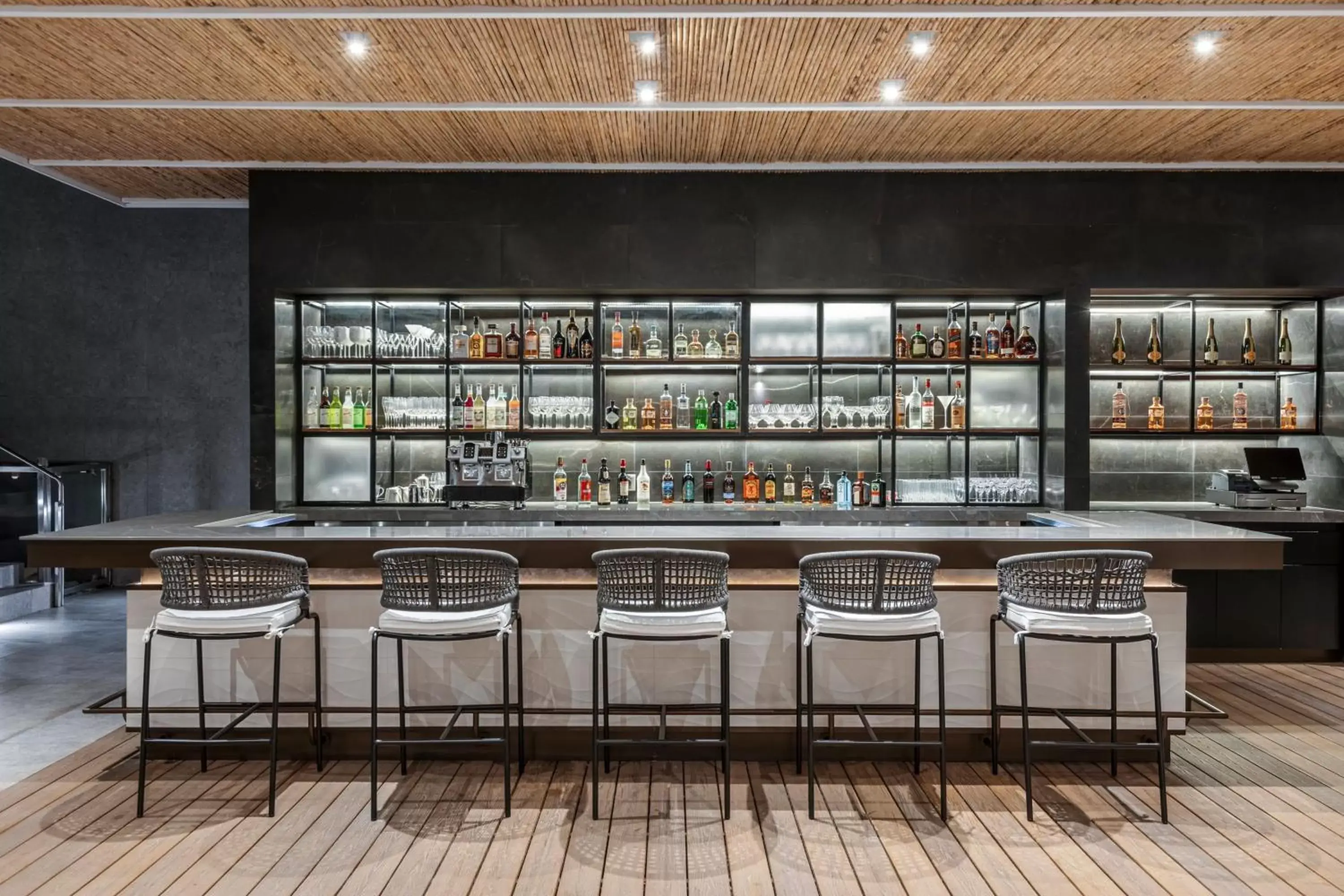 Lounge or bar in AC Hotel by Marriott Heredia Belen