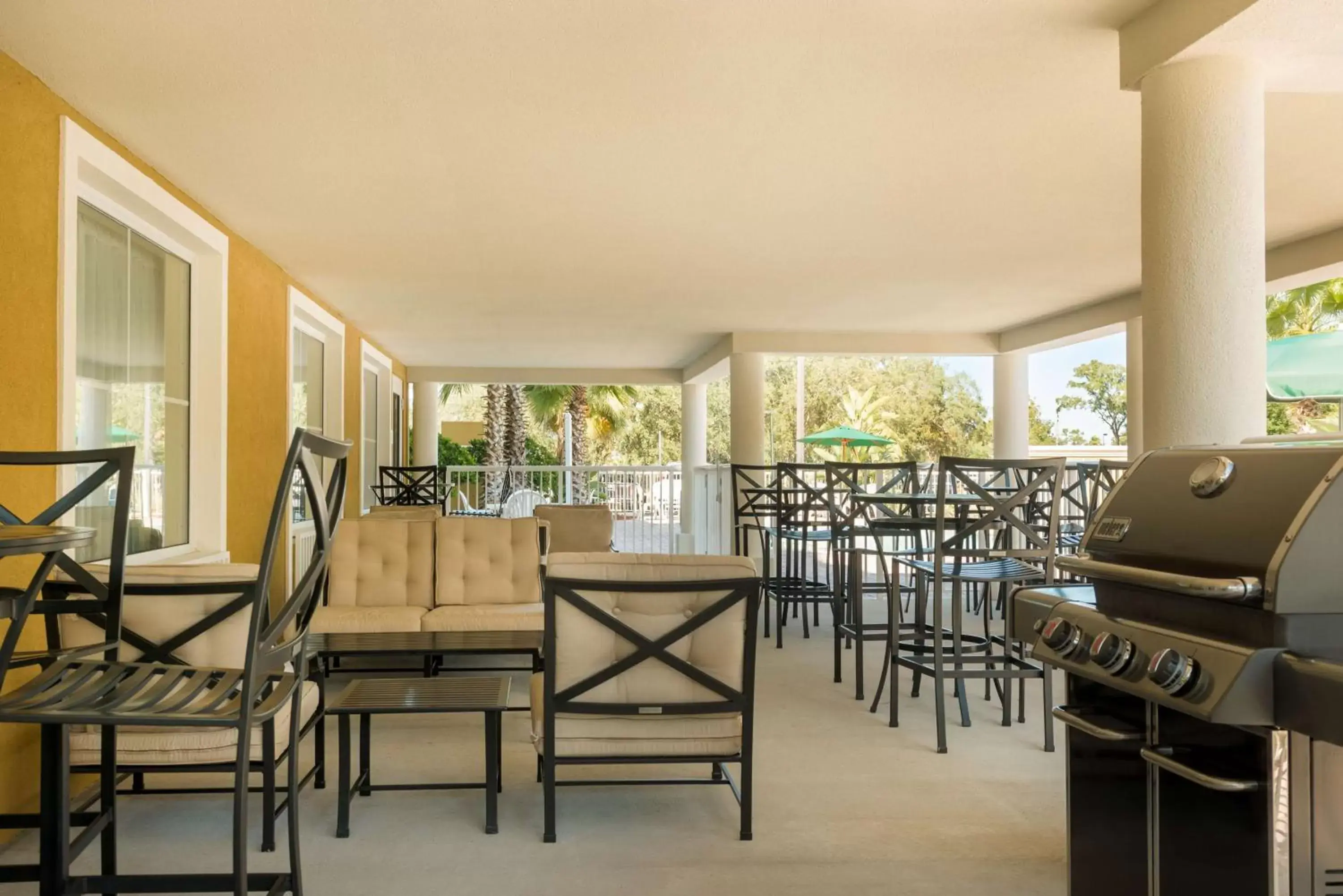 Patio, Restaurant/Places to Eat in Country Inn & Suites by Radisson, Port Orange-Daytona, FL