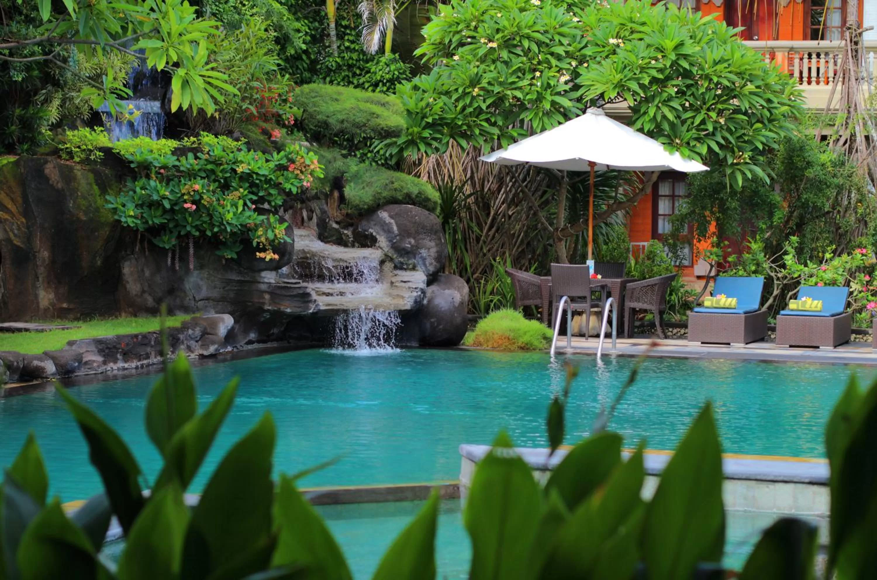 Swimming pool in Adi Dharma Hotel Legian