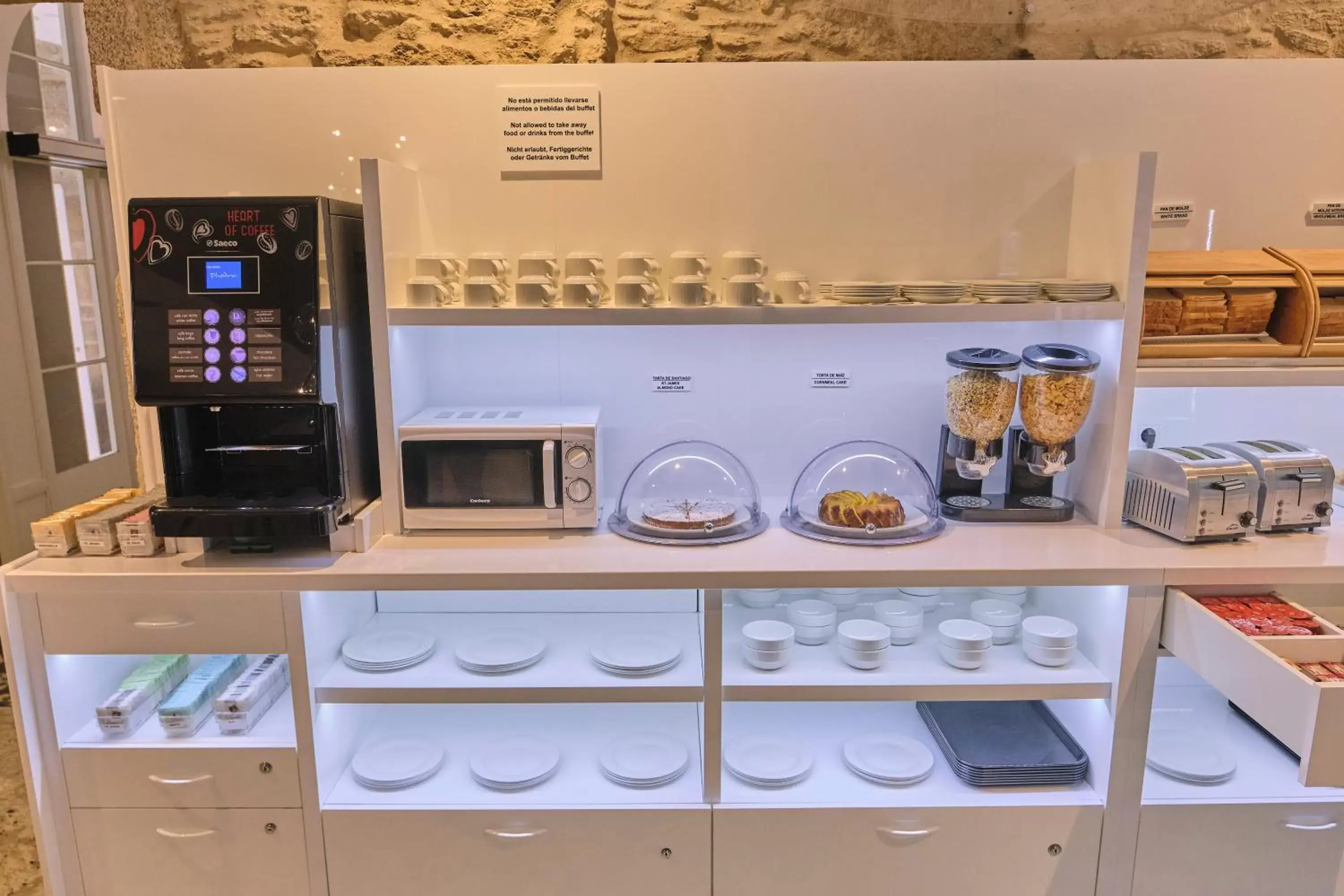 Continental breakfast, Kitchen/Kitchenette in Hotel Praza Quintana