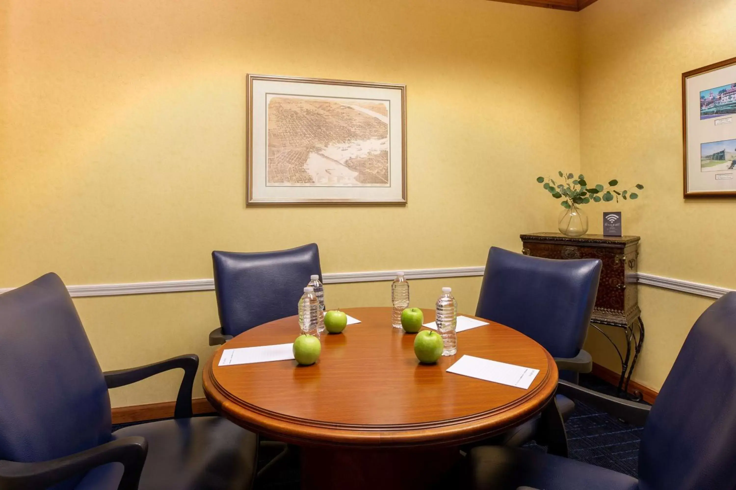 Meeting/conference room, Restaurant/Places to Eat in Hampton Inn & Suites Jacksonville Deerwood Park