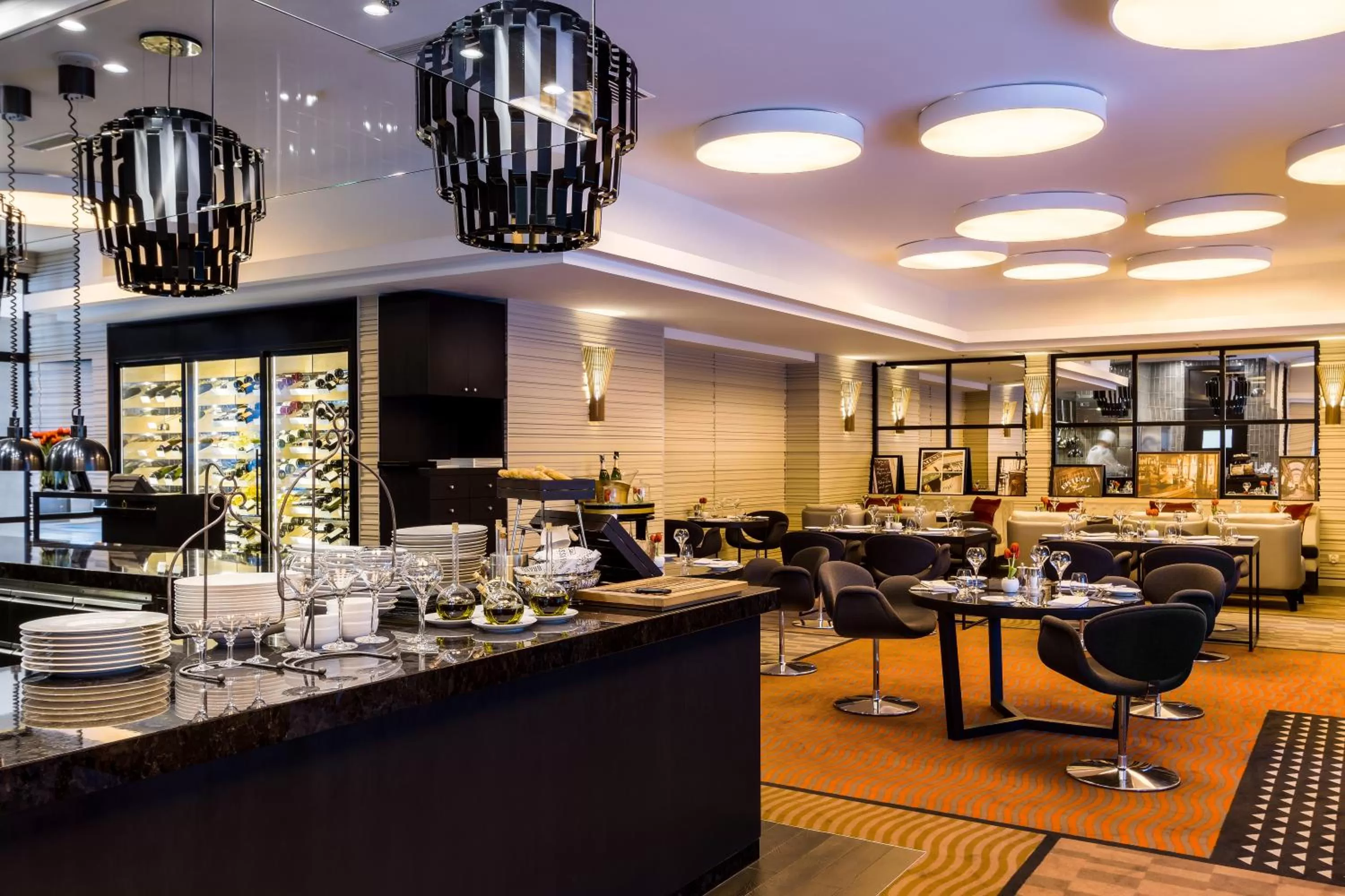 Restaurant/places to eat in Sofitel Warsaw Victoria