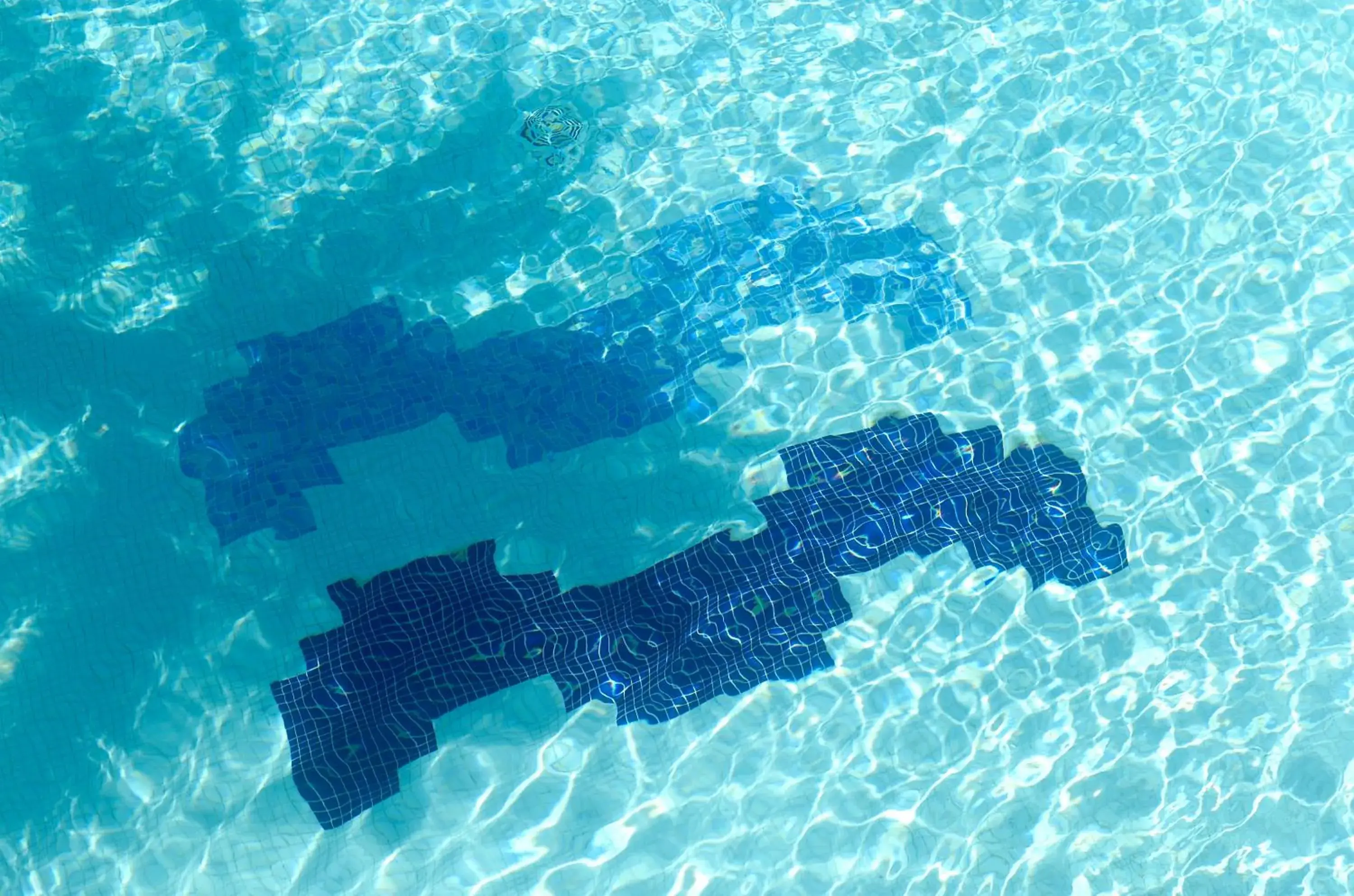 Swimming pool, Bird's-eye View in Hotel Maritim