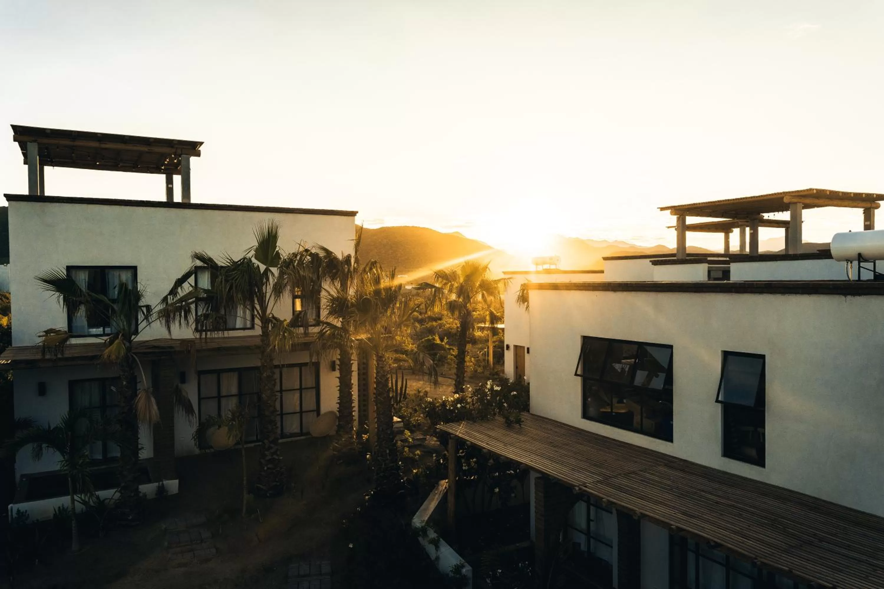 Sunrise/Sunset in Hotel So Far So Good