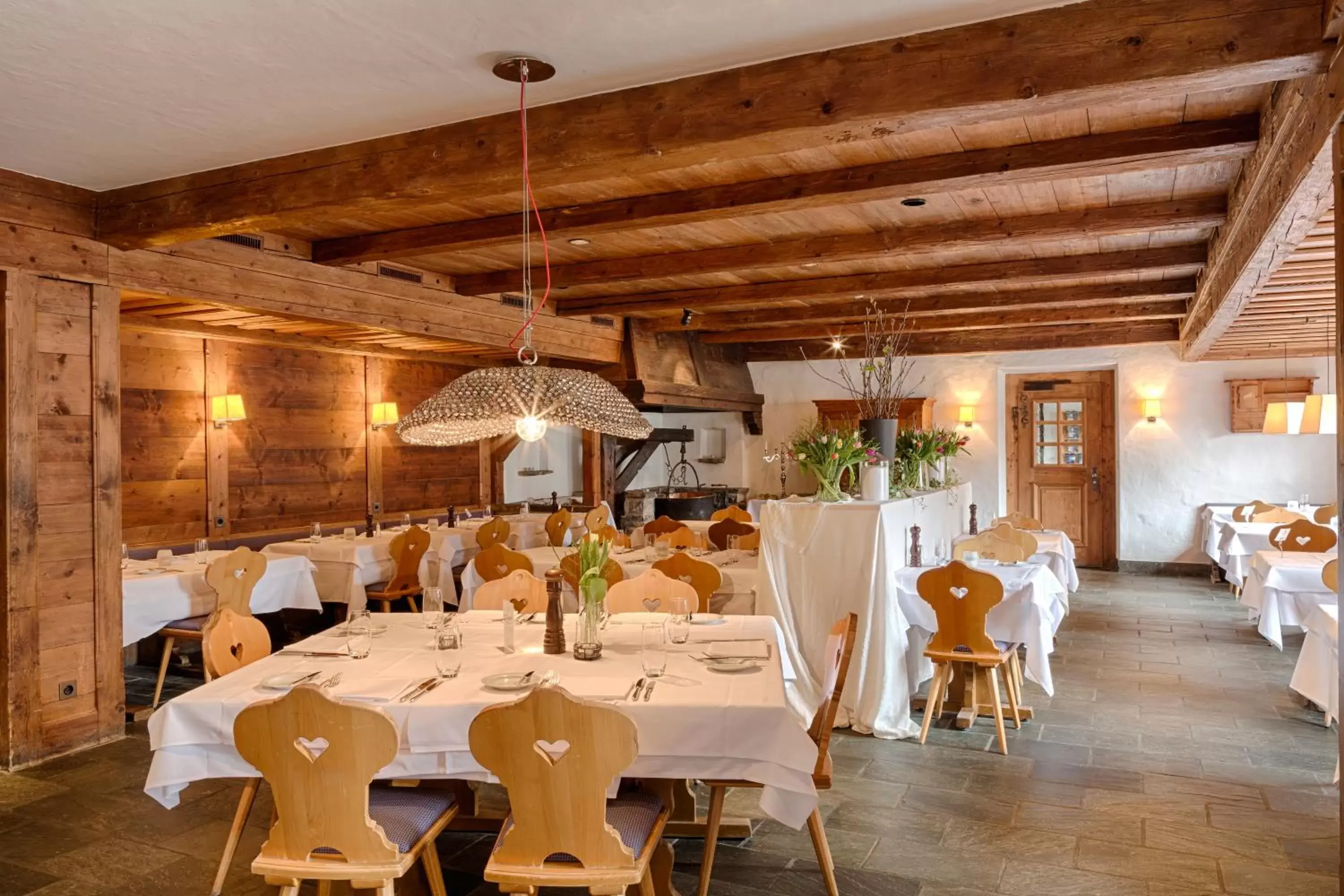 Restaurant/Places to Eat in Bernerhof Swiss Quality Hotel Gstaad