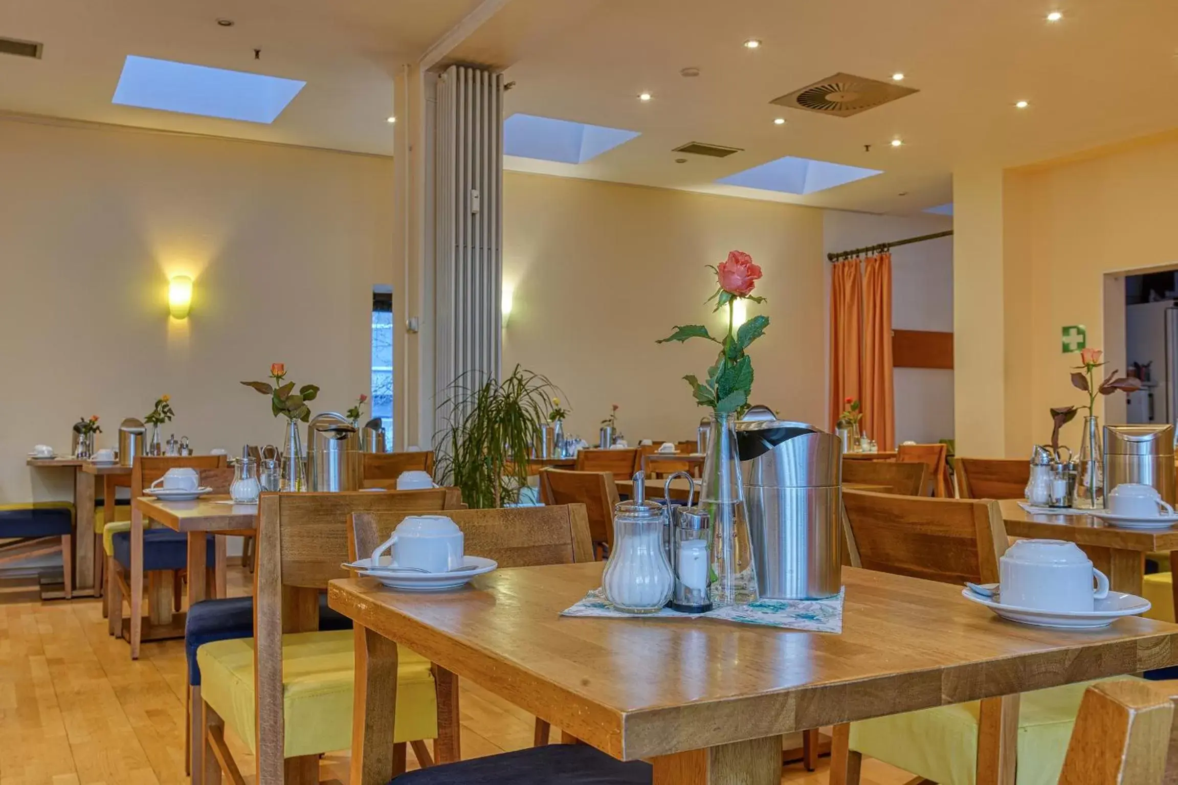 Buffet breakfast, Restaurant/Places to Eat in Centro Hotel Celler Tor