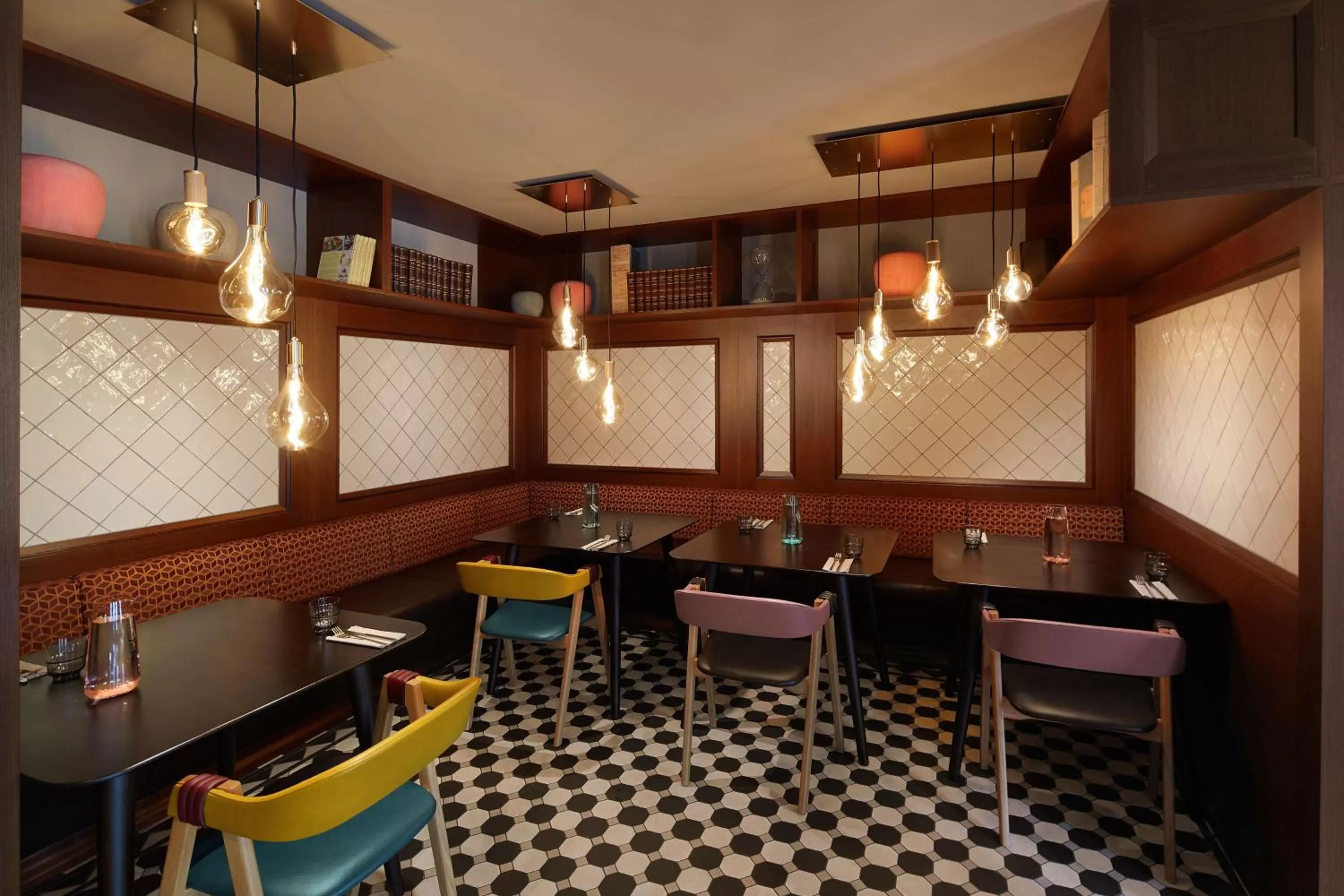 Restaurant/places to eat in Reykjavik Konsulat Hotel, Curio Collection By Hilton