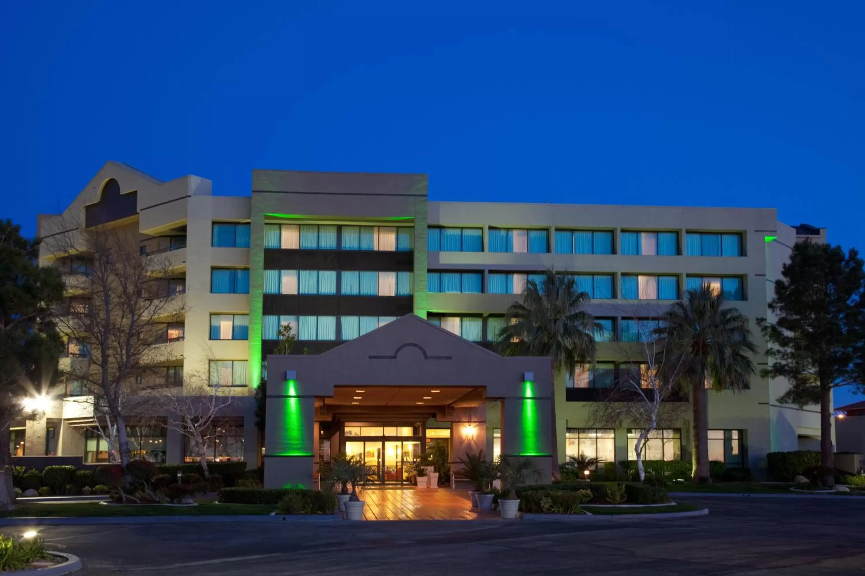 Property Building in Holiday Inn Palmdale-Lancaster, an IHG Hotel