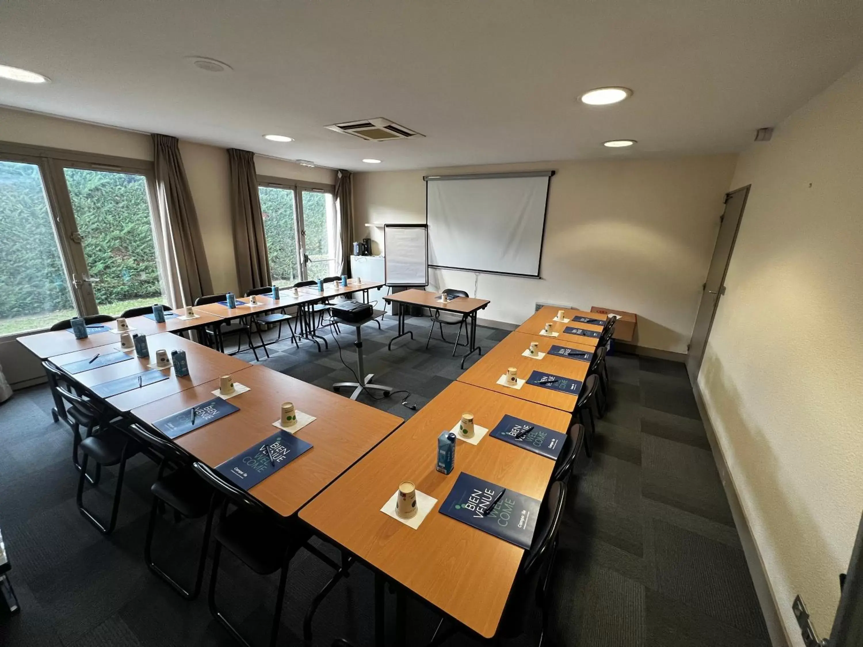 Meeting/conference room in Campanile Montargis - Amilly