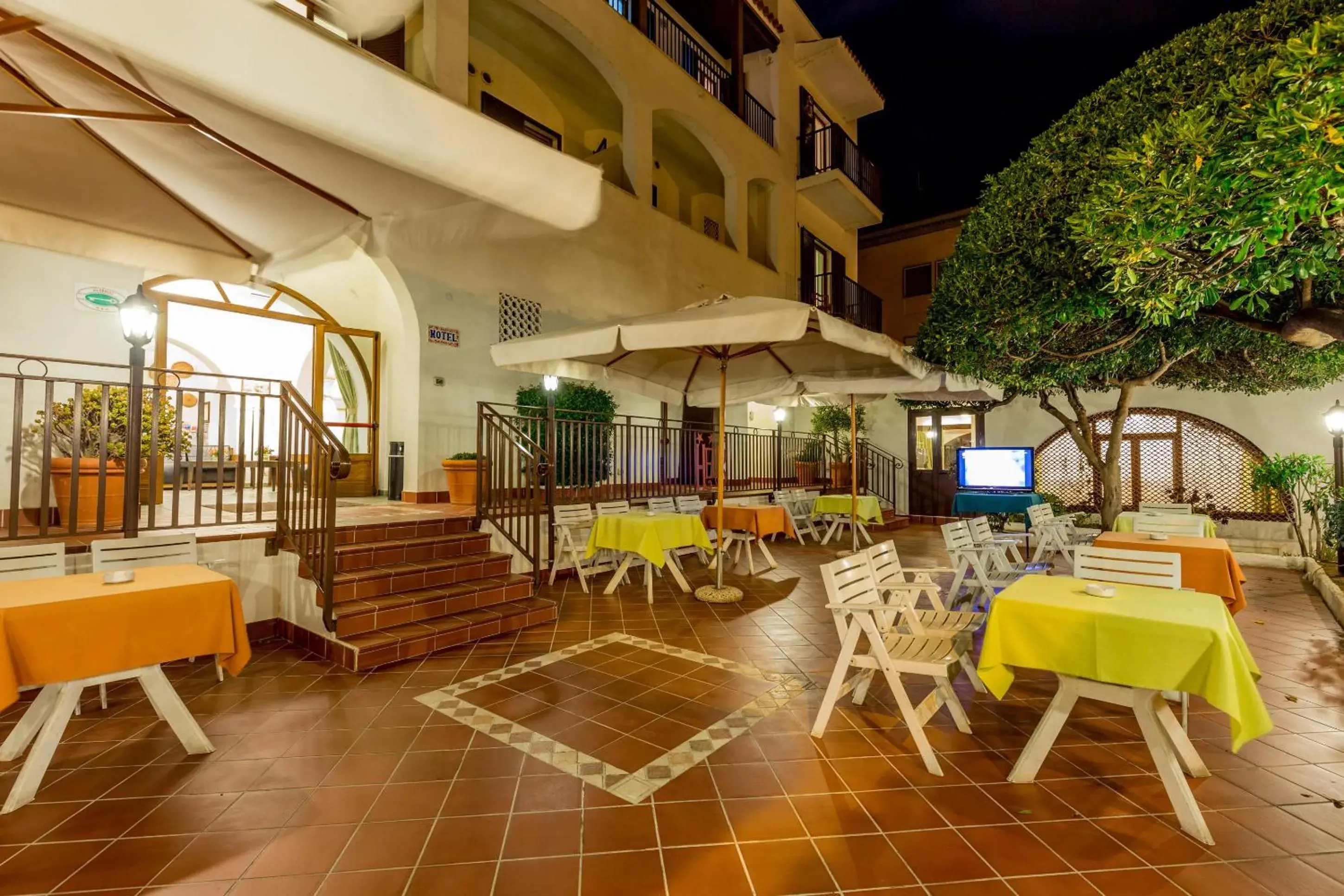 Balcony/Terrace, Restaurant/Places to Eat in Hotel El Balear