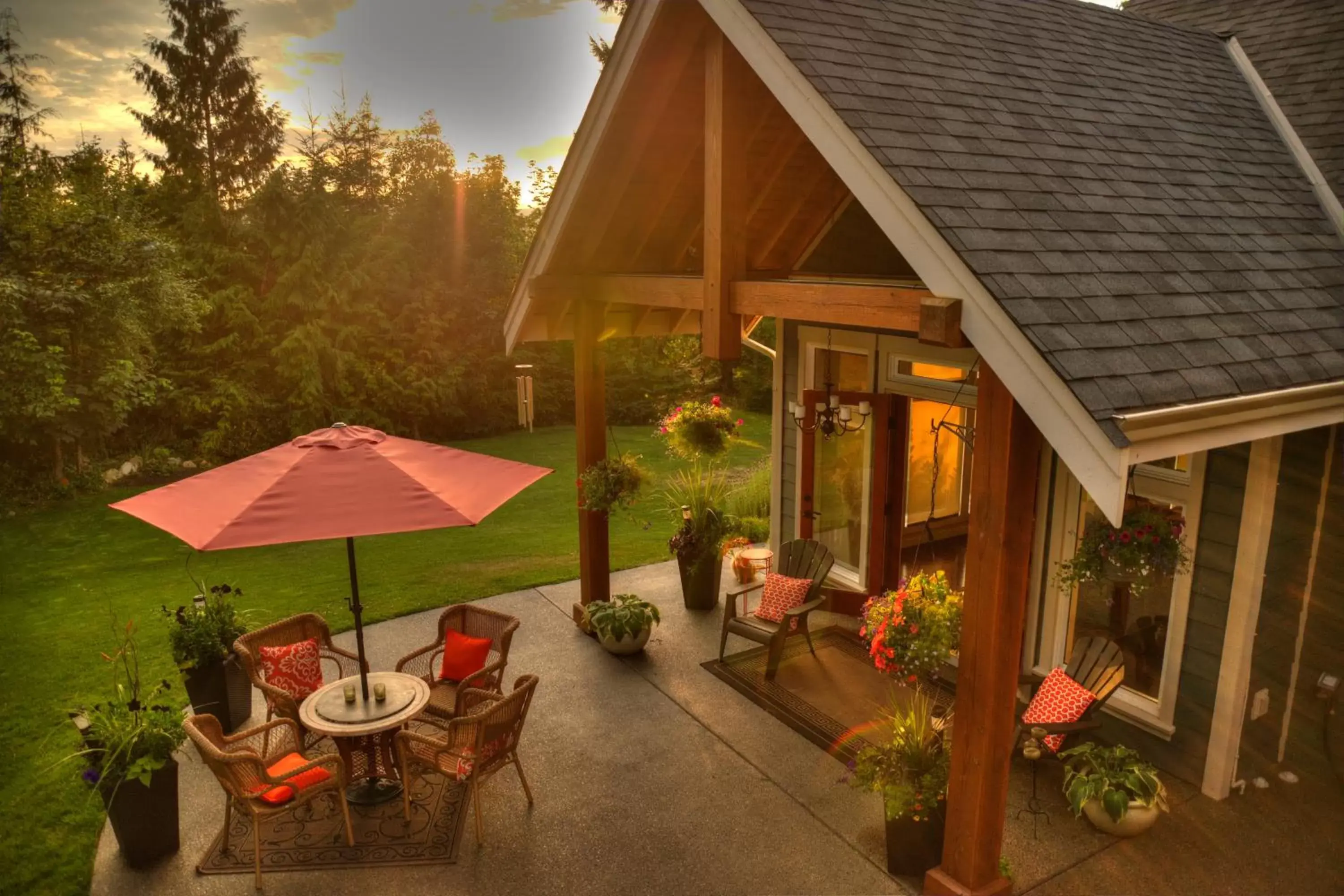 Patio in Shawnigan Suite B & B